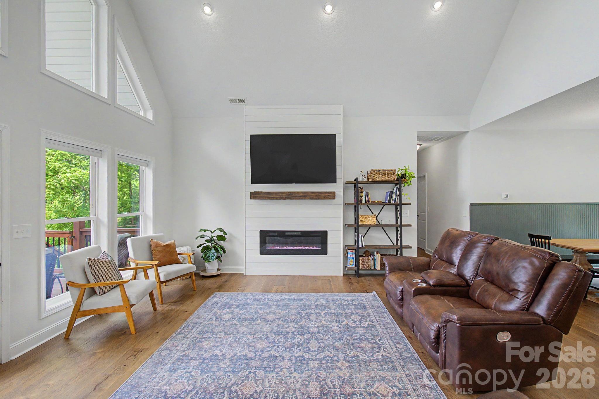 Photo 4 of Single family home for sale at 300 Green Meadow Ln, Mars Hill, NC 28754 | MLS# 4390435 | Listing updated on 2026-09-03