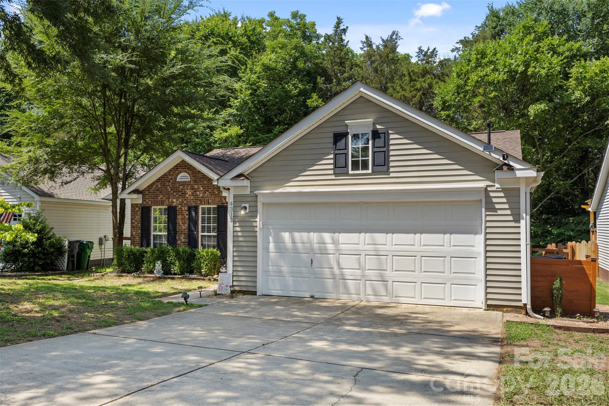 Homes for sale in Charlotte, NC | 4313 Bubbling Brook Ct, Charlotte, NC 28278 | MLS# 4391824