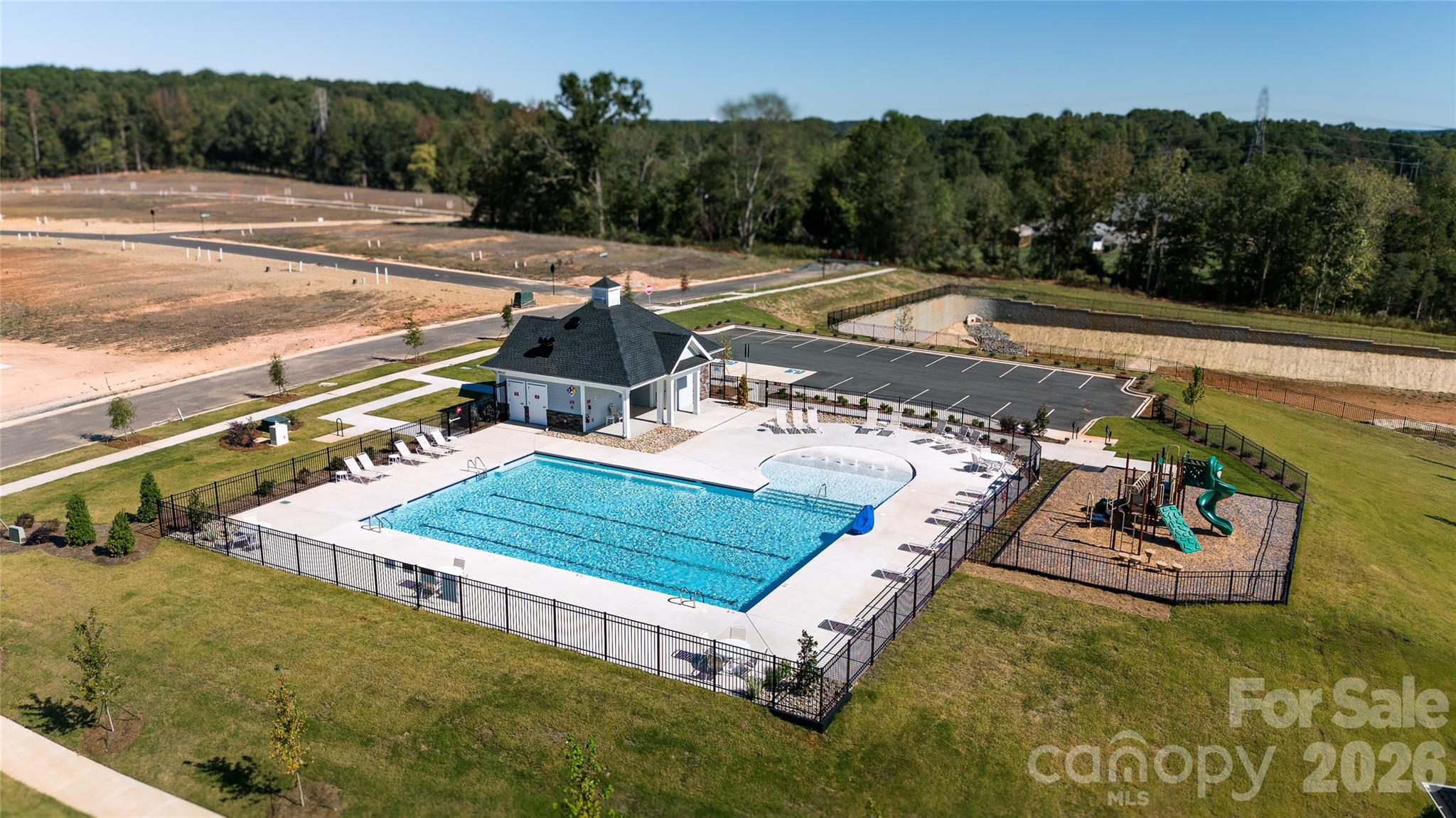 3rd image of 12212 Barred Owl Ct, Charlotte, NC 28215 | MLS# 4392179
