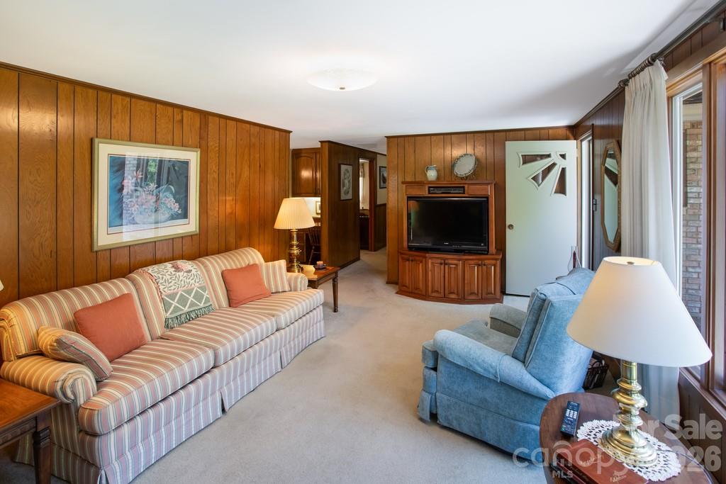 Photo 3 of Single family home for sale at 293 Dillardtown Rd, Sylva, NC 28779 | MLS# 4392955 | Listing updated on 2026-09-04