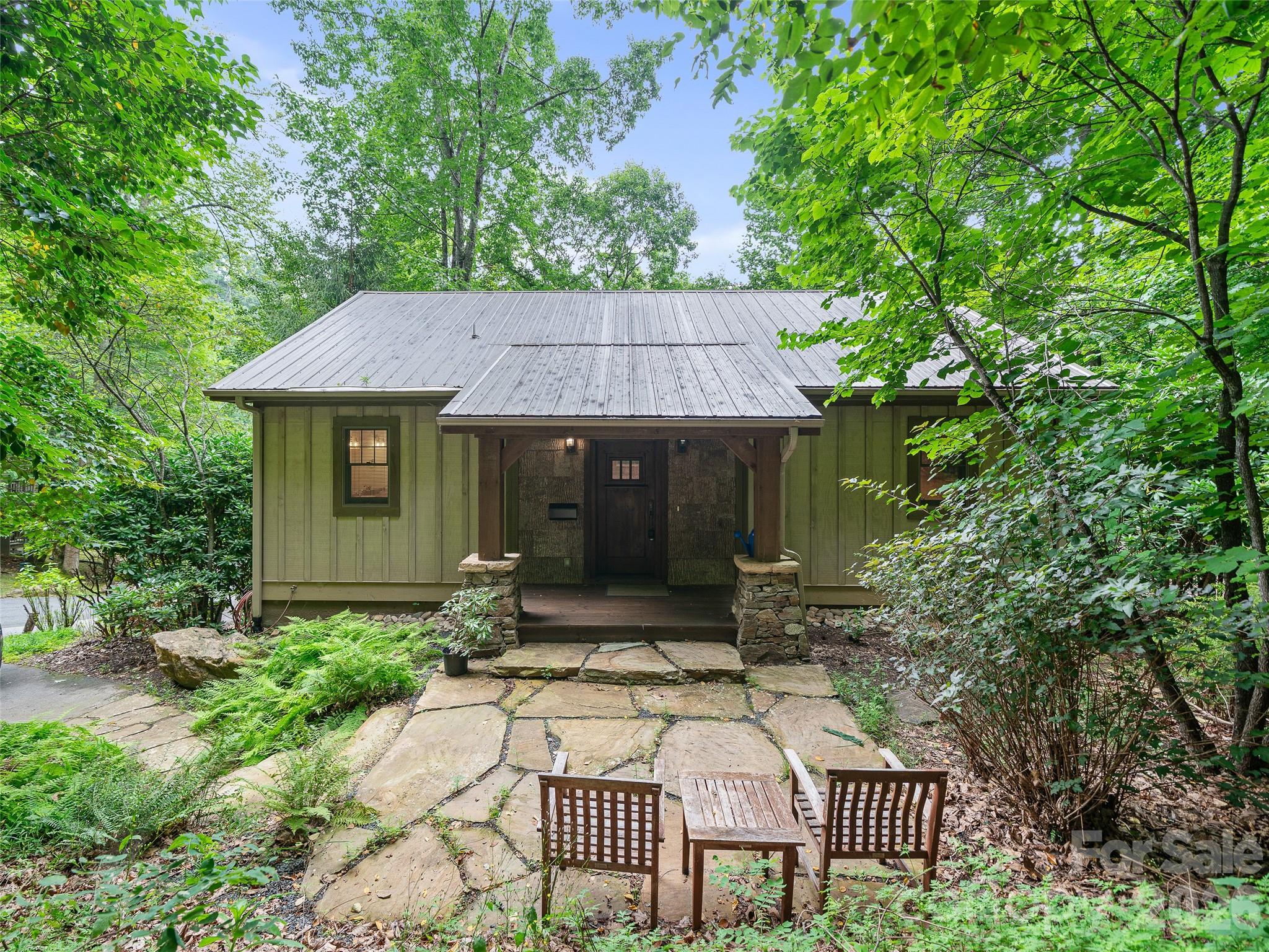 Photo 3 of Single family home for sale at 47 Falls Xing Rd, Burnsville, NC 28714 | MLS# 4393417 | Listing updated on 2026-09-03
