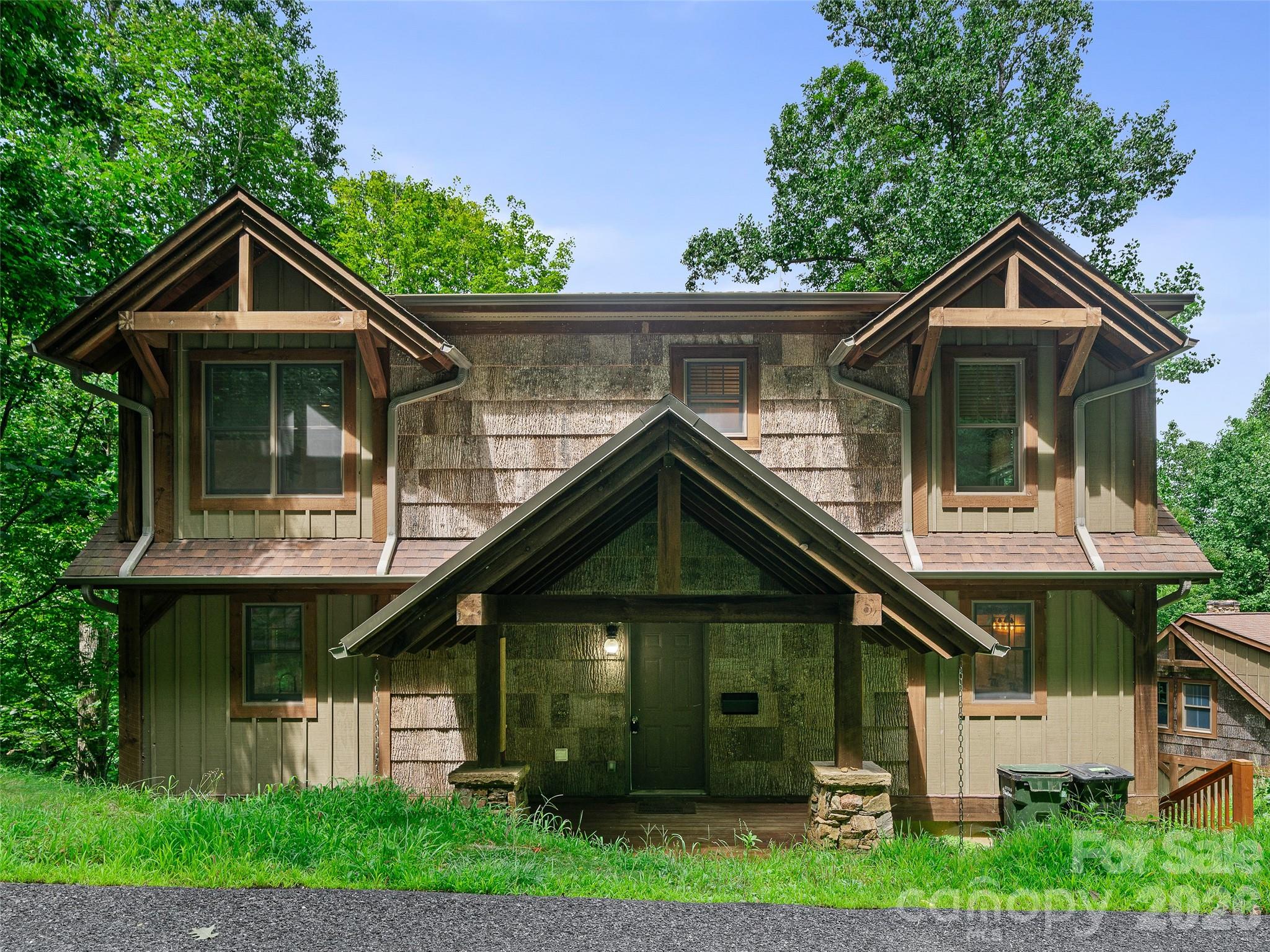 Photo 2 of Single family home for sale at 140 Falls Xing Rd, Burnsville, NC 28714 | MLS# 4393426 | Listing updated on 2026-09-03