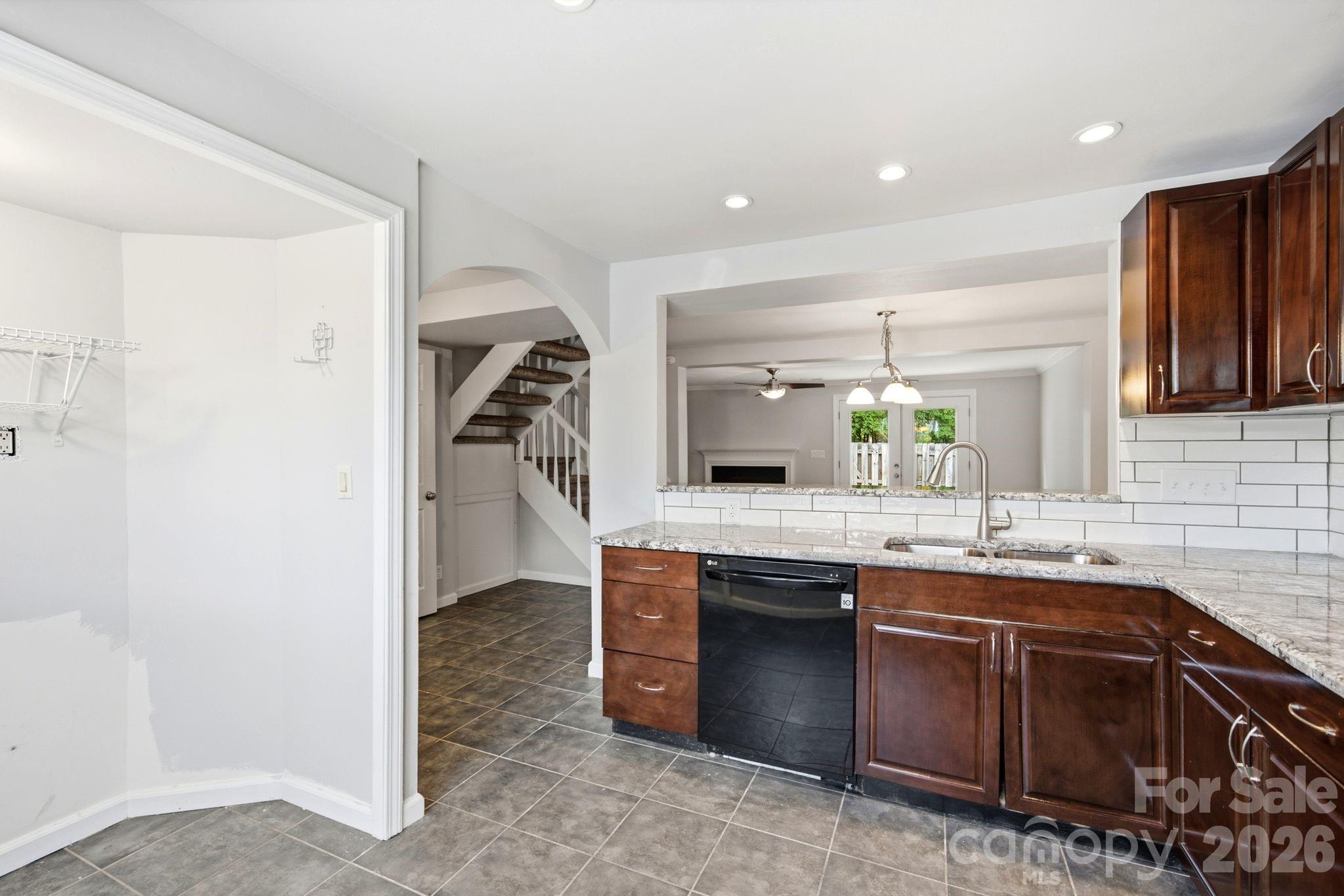 5th image of 242 Water Oak Dr, Pineville, NC 28134 | MLS# 4394737