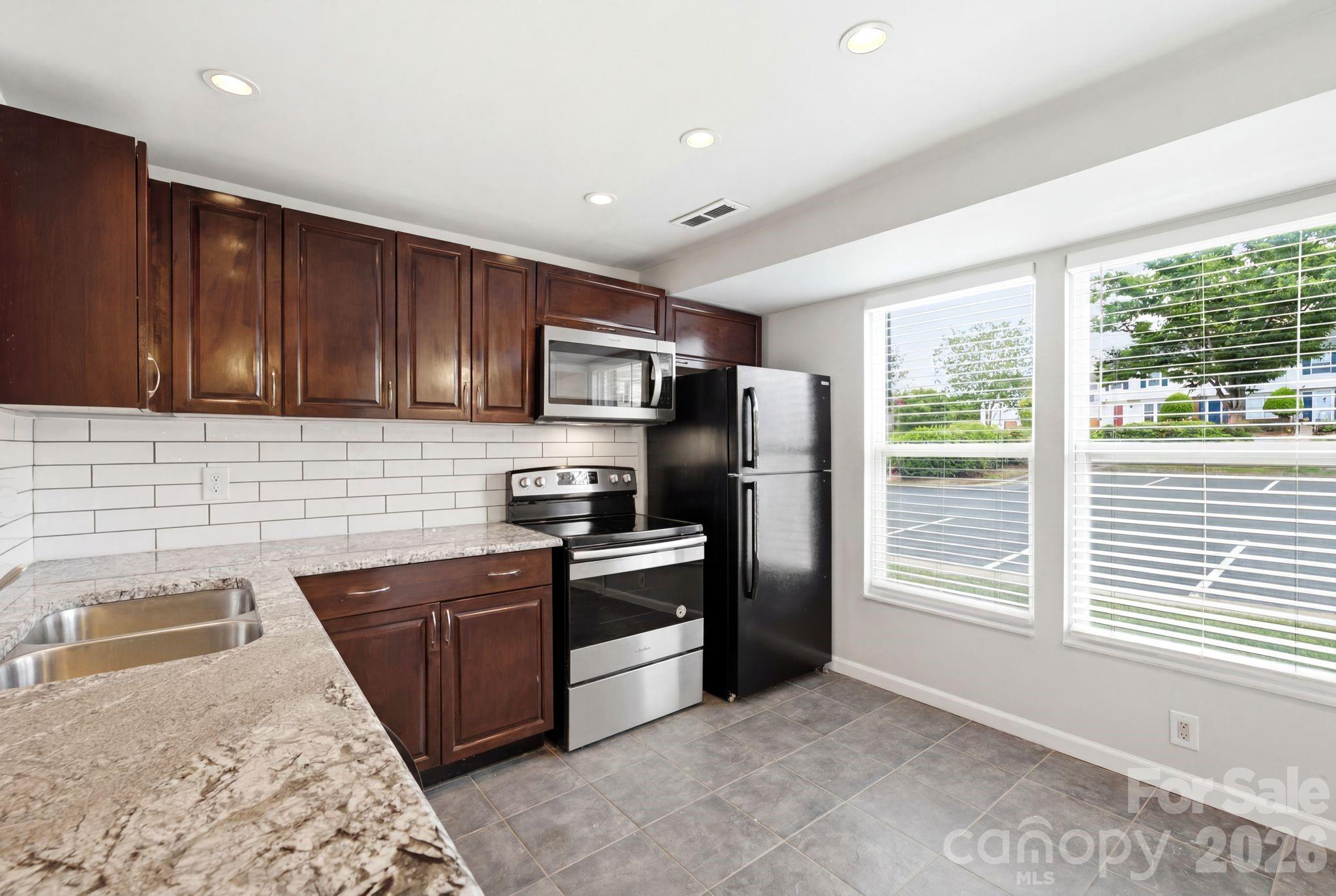 3rd image of 242 Water Oak Dr, Pineville, NC 28134 | MLS# 4394737