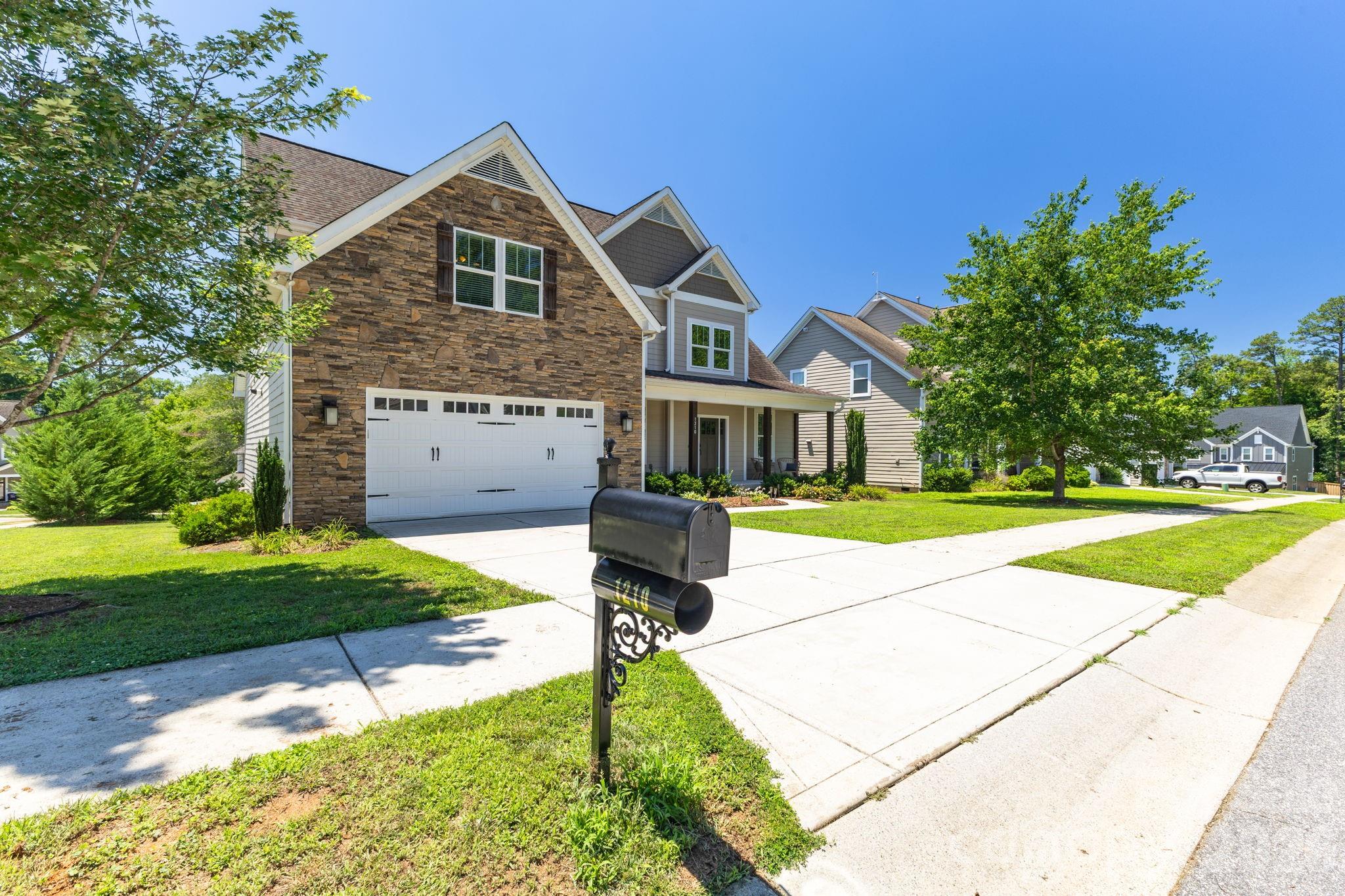 2nd image of 1210 39th Ave Ne, Hickory, NC 28601 | MLS# 4395071