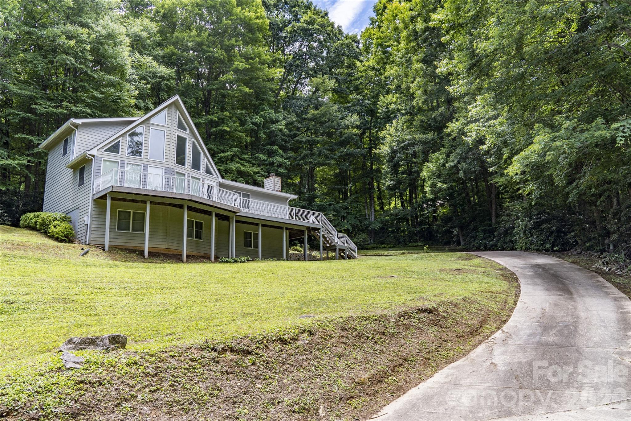 Photo 4 of Single family home for sale at 101 Friar Tuck Ln, Maggie Valley, NC 28751 | MLS# 4395488 | Listing updated on 2026-09-04