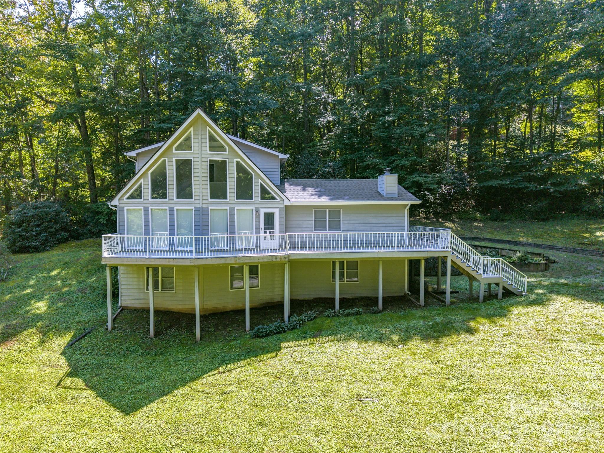Photo 2 of Single family home for sale at 101 Friar Tuck Ln, Maggie Valley, NC 28751 | MLS# 4395488 | Listing updated on 2026-09-04