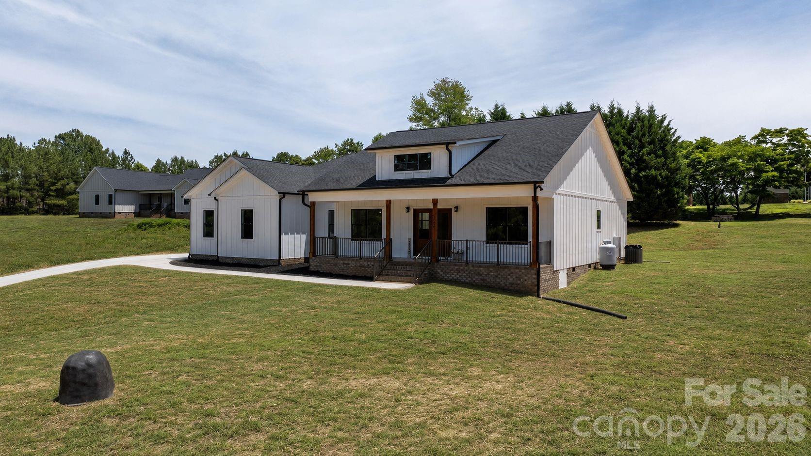 2nd image of 1265 Misty Ln, Hickory, NC 28601 | MLS# 4395922