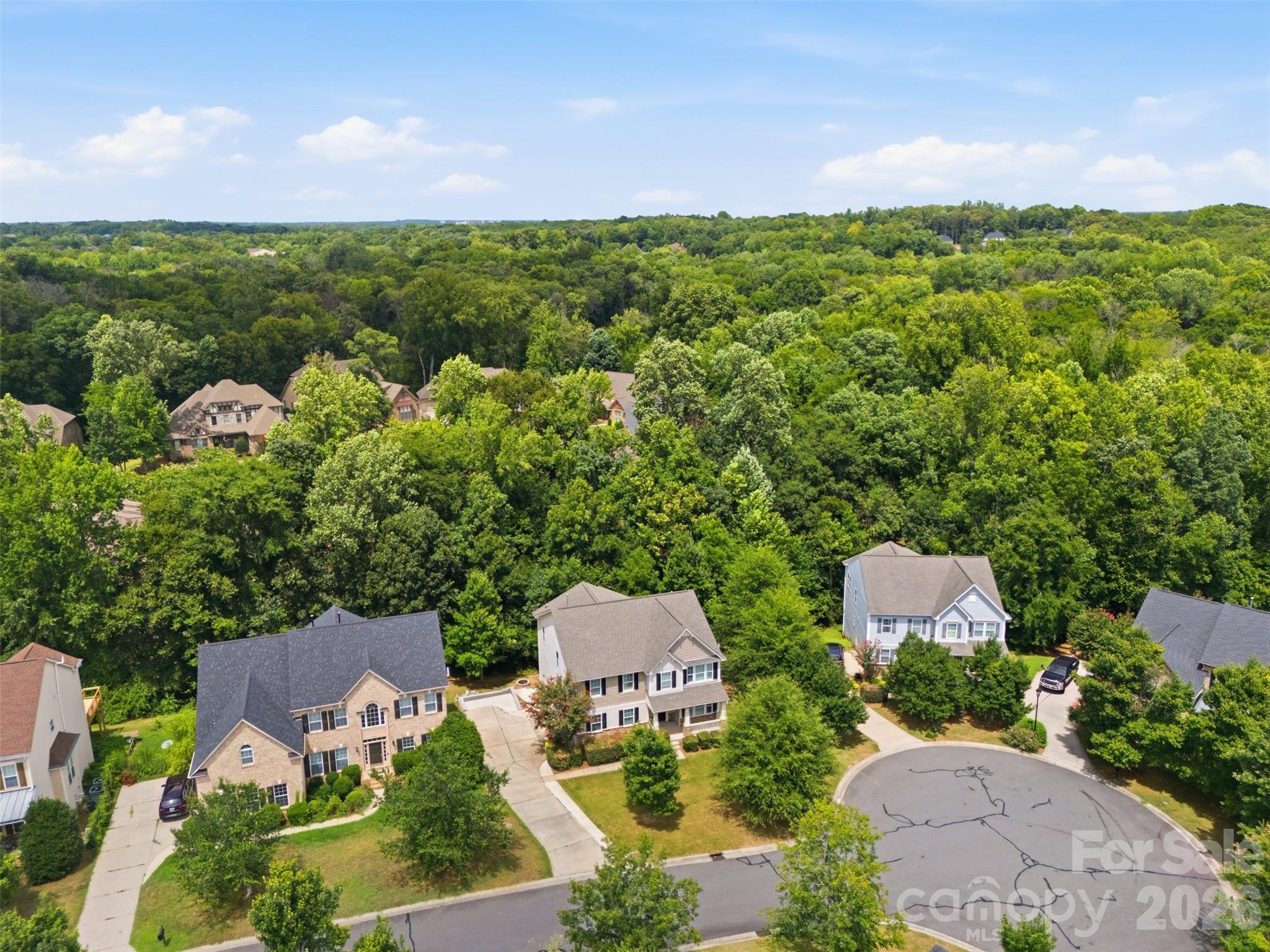 Photo 2 of Single family home for sale at 423 Fischer Rd, Fort Mill, SC 29715 | MLS# 4398304 | Listing updated on 2026-09-04