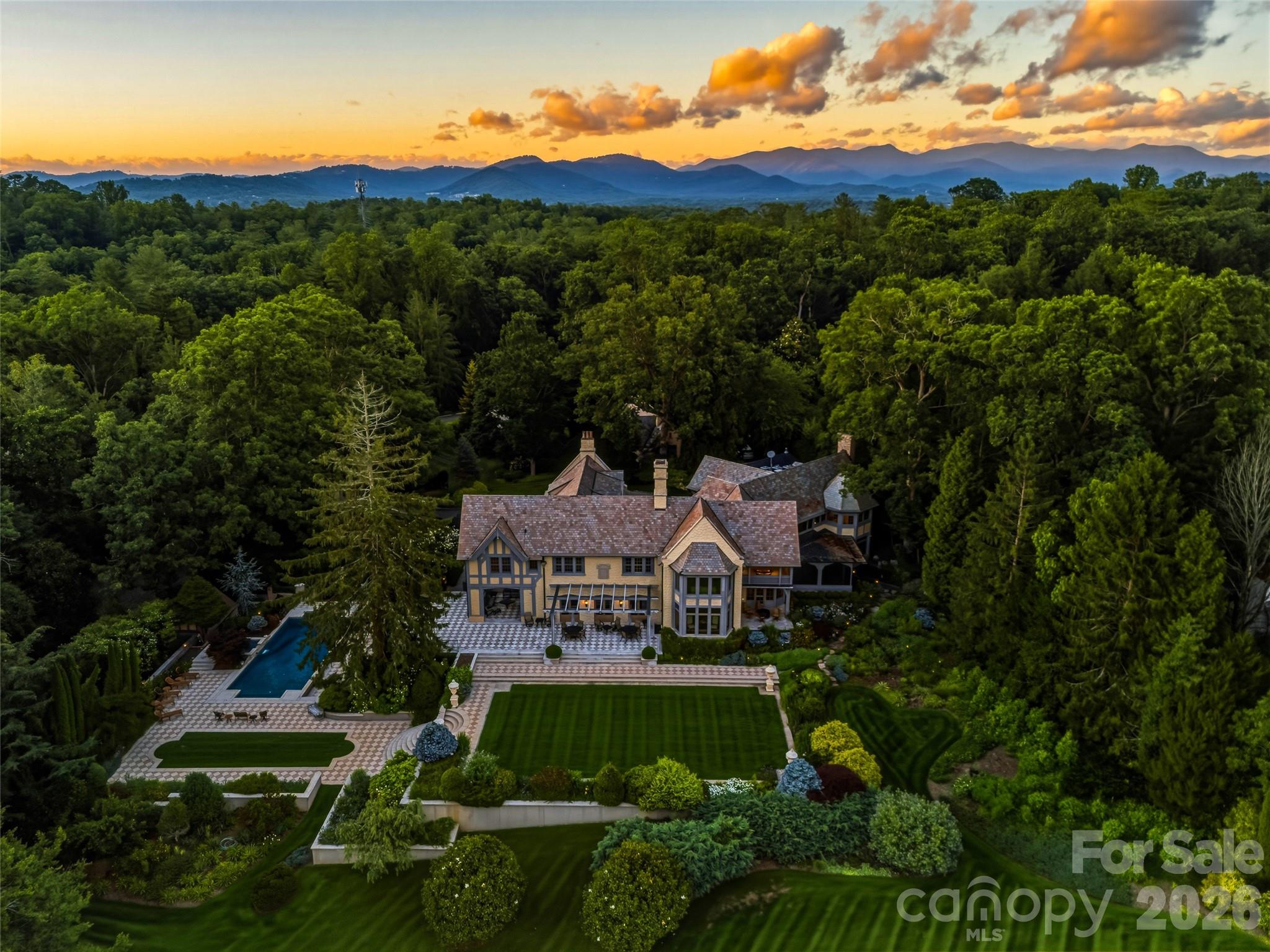 2nd image of 7 Stuyvesant Rd, Biltmore Forest, NC 28803 | MLS# 4399197
