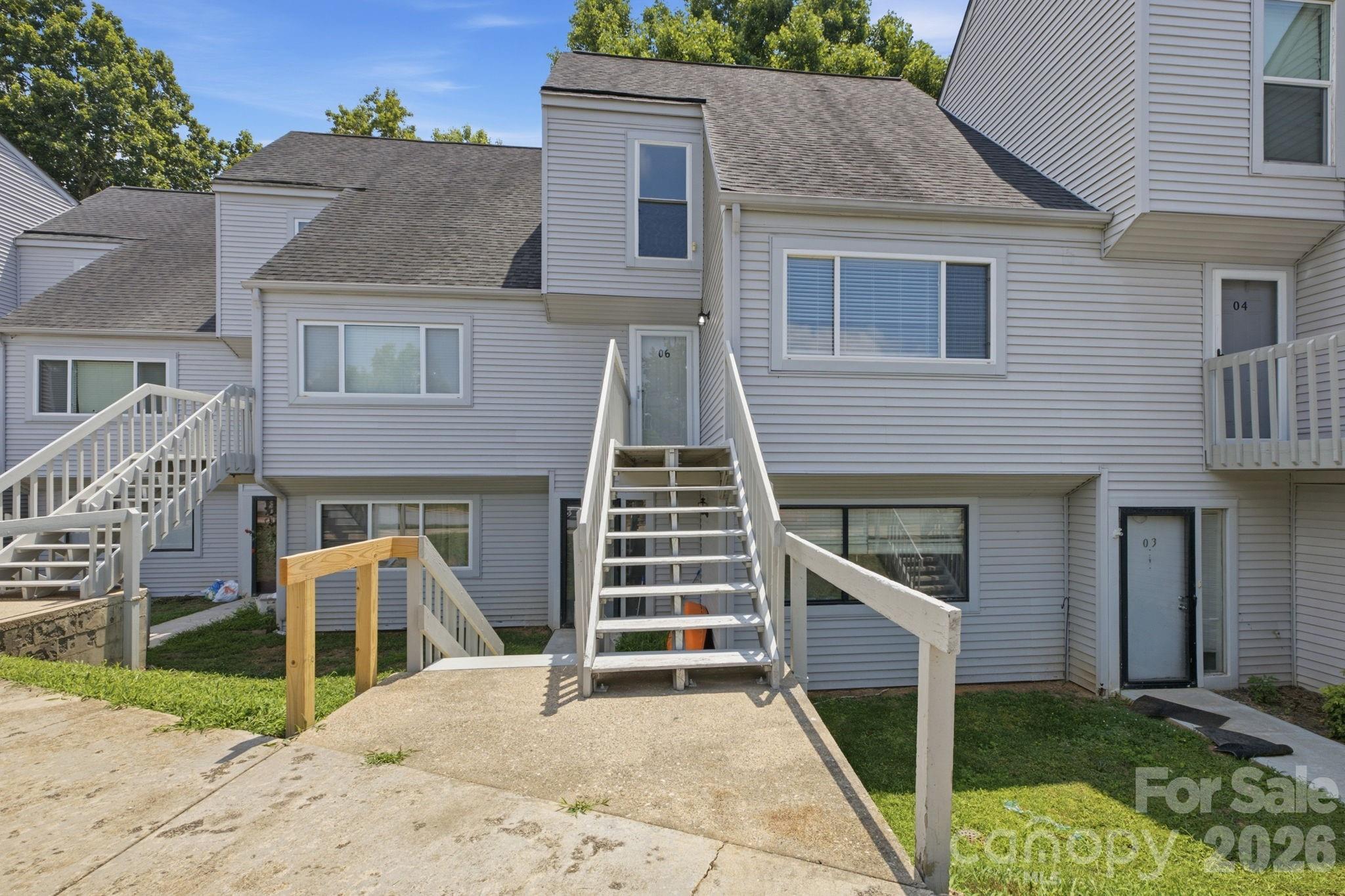 1st image of 1050 21St Ave Nw, Hickory, NC 28601