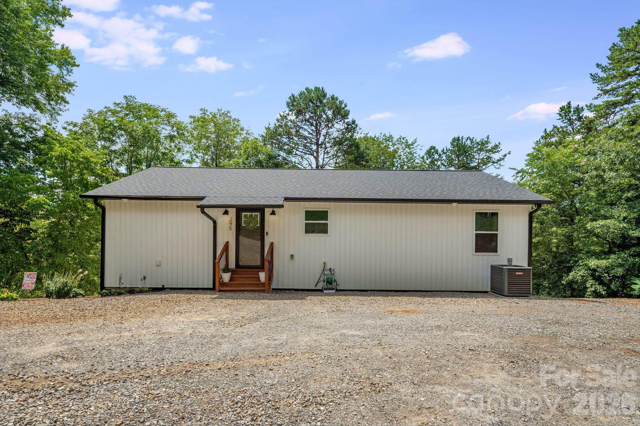 4th image of 295 Penland St, Clyde, NC 28721 | MLS# 4401322