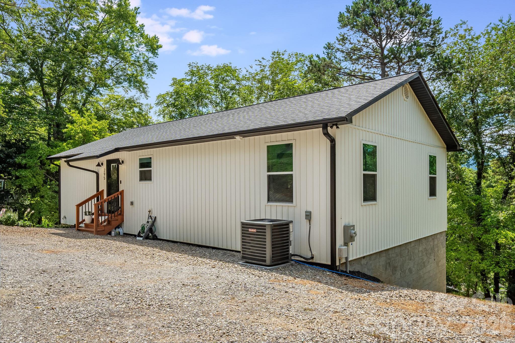 5th image of 295 Penland St, Clyde, NC 28721 | MLS# 4401322
