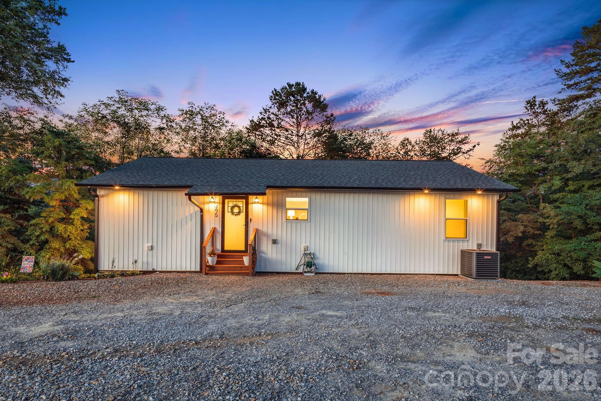 2nd image of 295 Penland St, Clyde, NC 28721 | MLS# 4401322