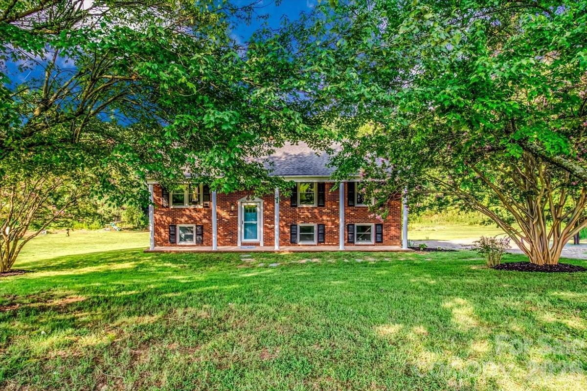 Homes for sale in Ronda, NC | 2910 Old Hwy 60 Hwy, Ronda, NC 28670 | MLS# 4402333