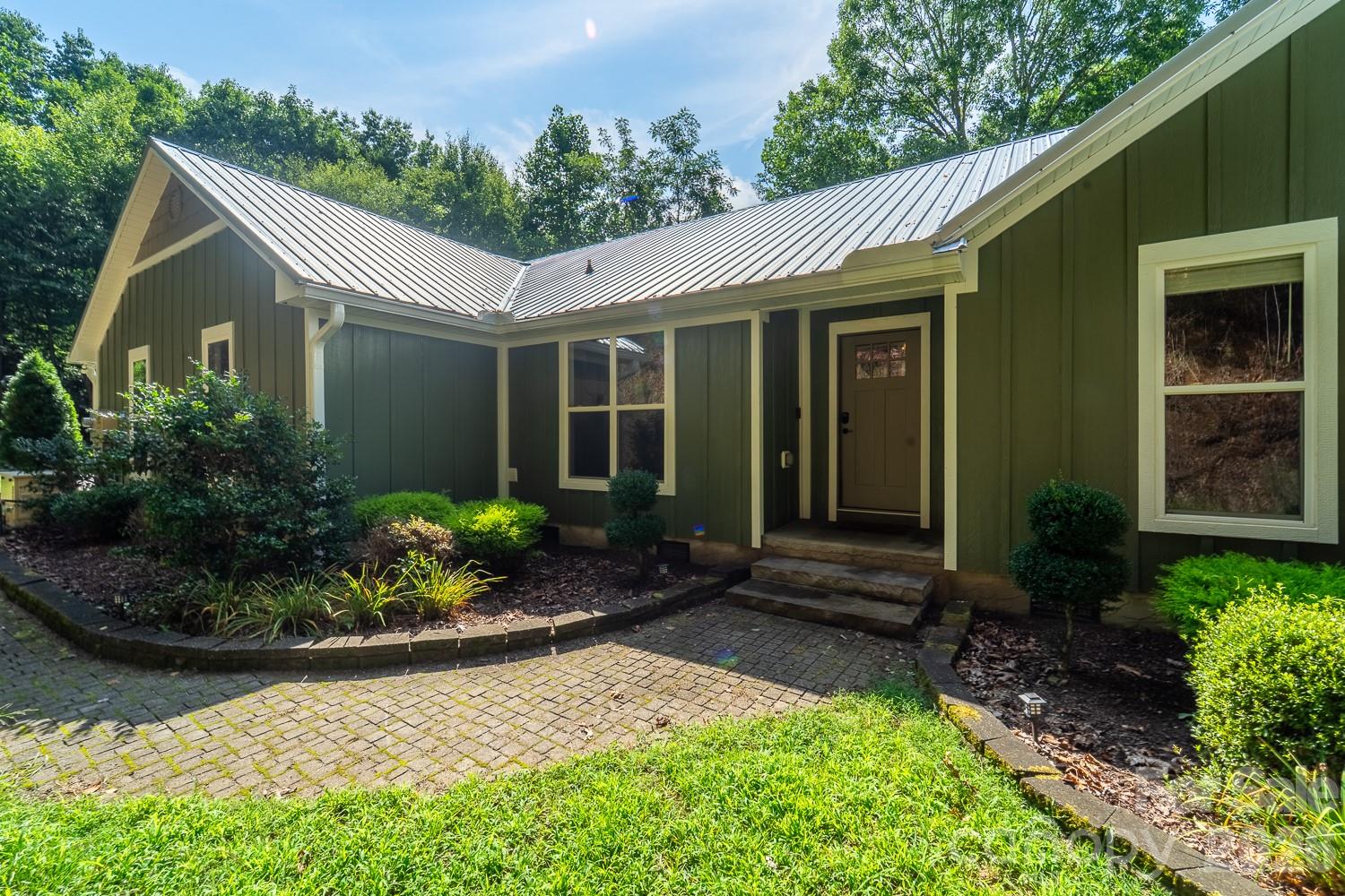 Homes for sale in Cullowhee, NC | 544 Stonehaven Dr, Cullowhee, NC 28723 | MLS# 4402717