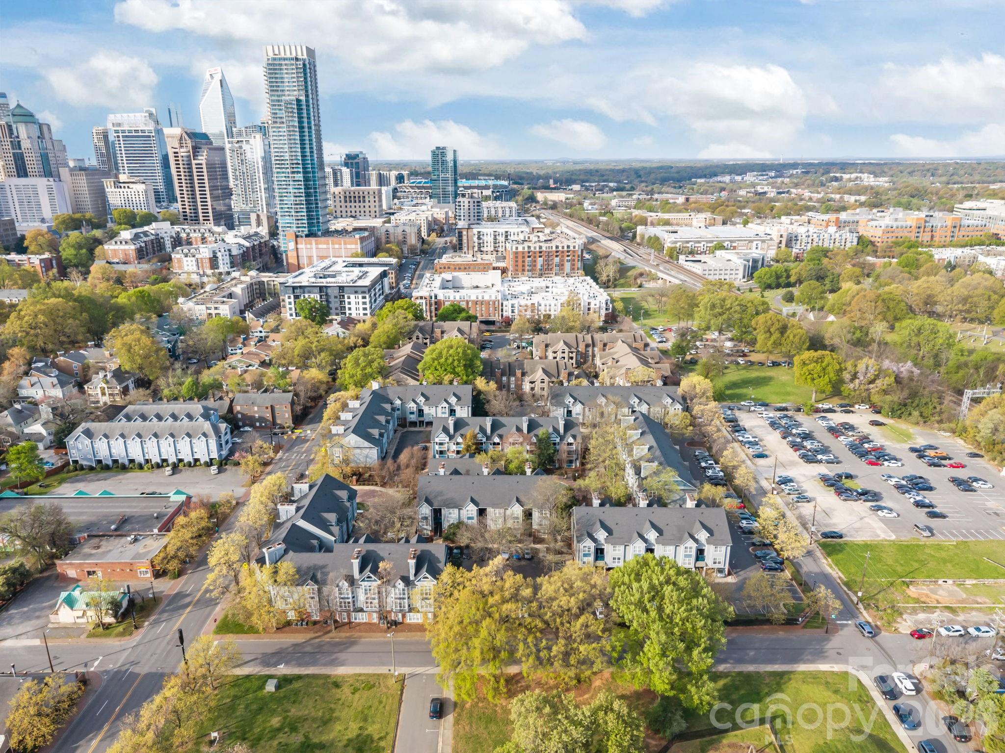 image of 525 N Graham St, Charlotte, NC 28202