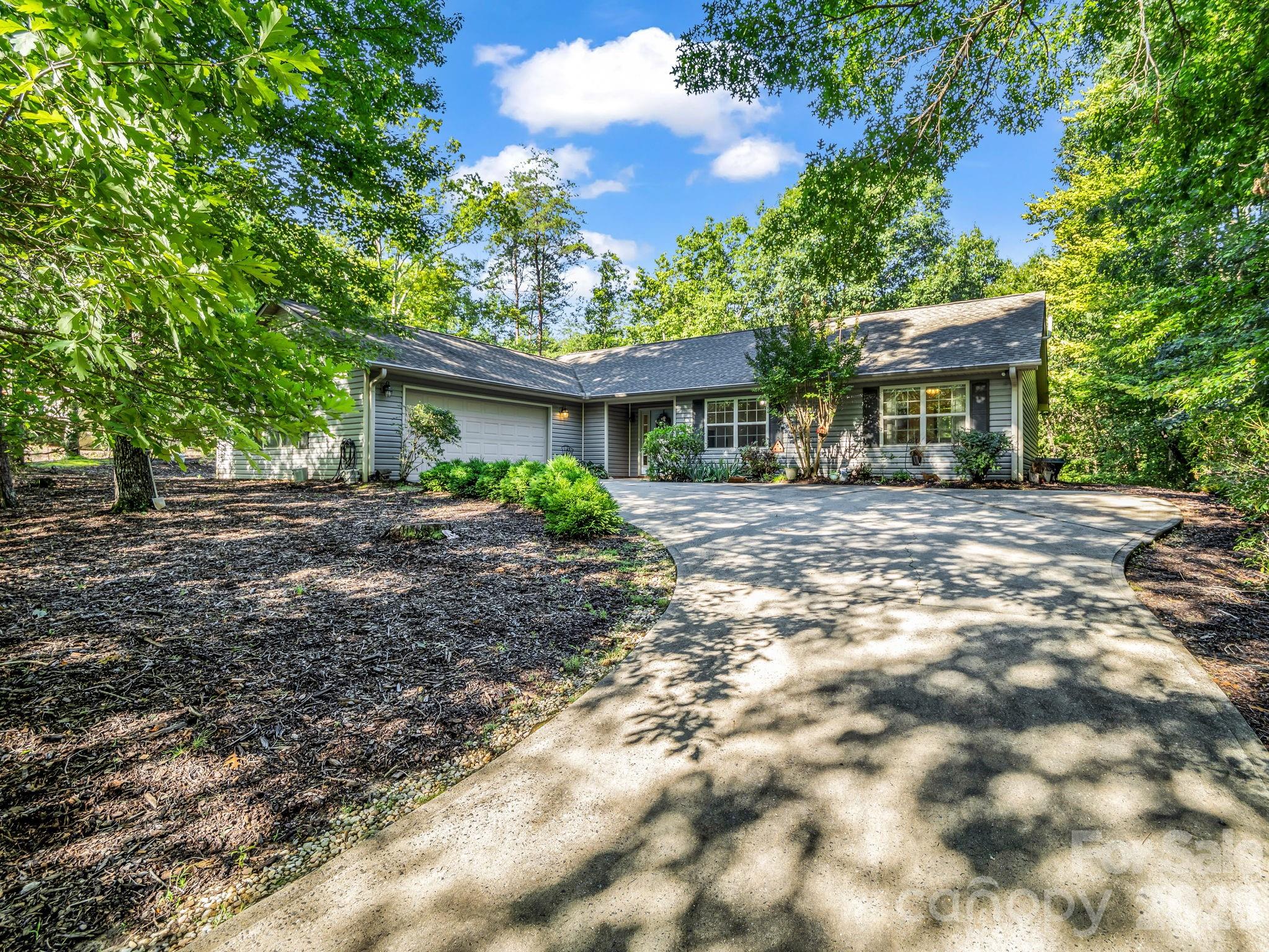 2nd image of 141 Dalton Ct, Lake Lure, NC 28746 | MLS# 4402828