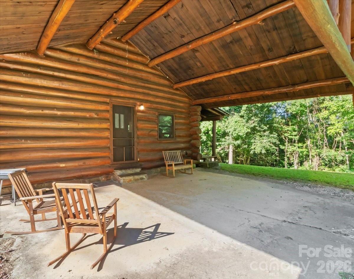 Homes for sale in Green Mountain, NC | 230 Chatter Box Ln, Green Mountain, NC 28740 | MLS# 4402999