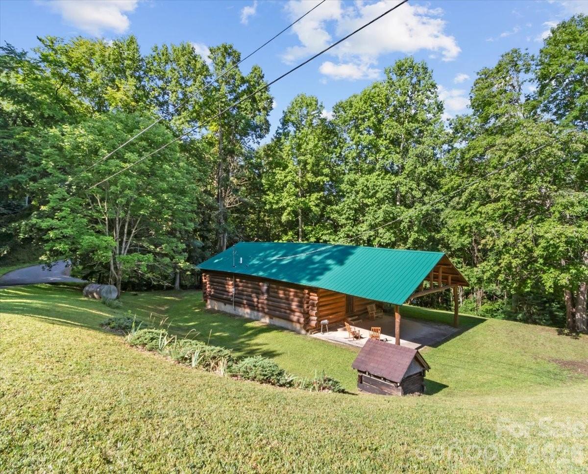 Homes for sale in Green Mountain, NC | 230 Chatter Box Ln, Green Mountain, NC 28740 | MLS# 4402999