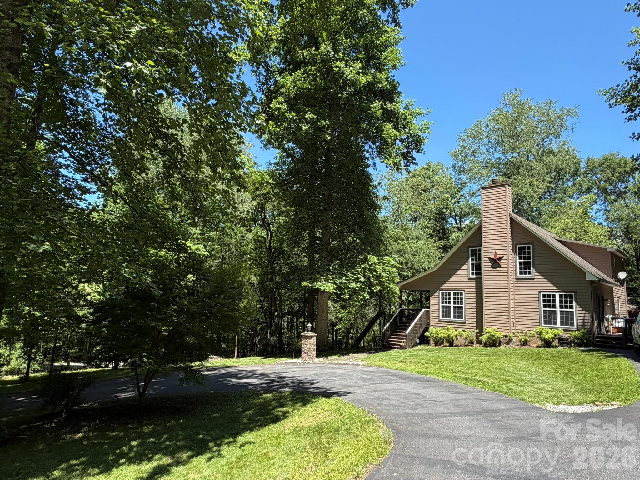 Homes for sale in Whittier, NC | 315 Honey Locust Ln, Whittier, NC 28789 | MLS# 4403024