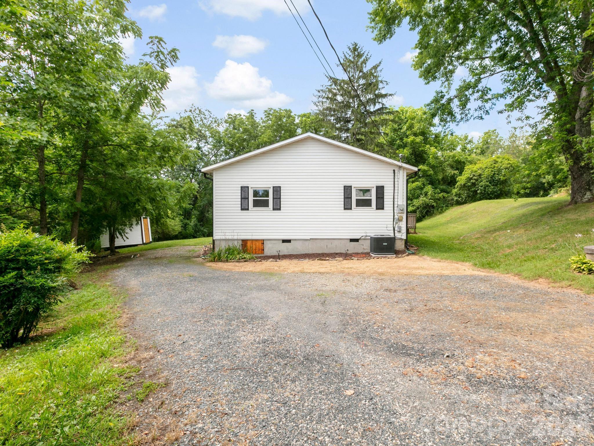 28th image of 47 Carolina Mountain Dr, Candler, NC 28715 | MLS# 4403148