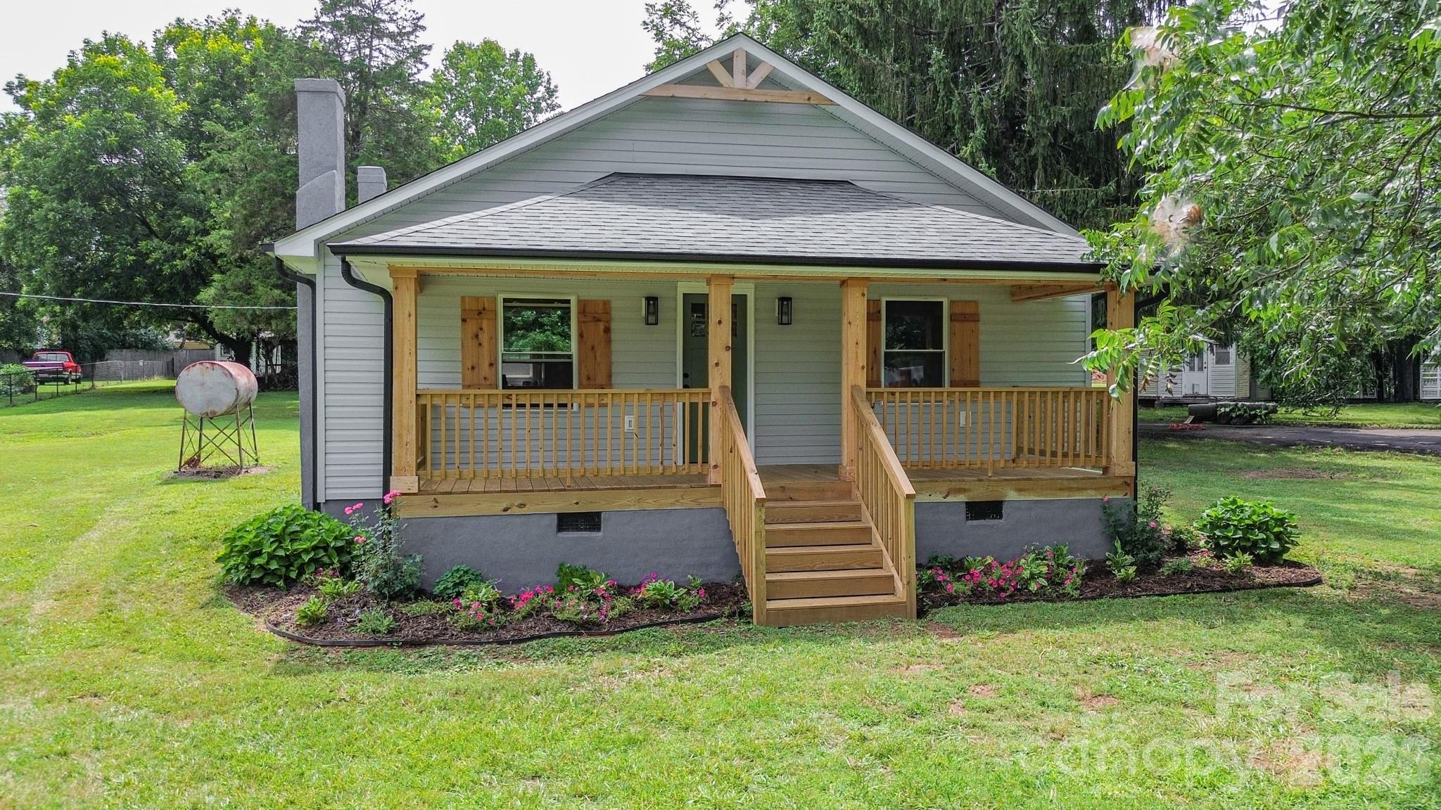 1st image of 926 Salem Church Rd, Lincolnton, NC 28092 | MLS# 4403329