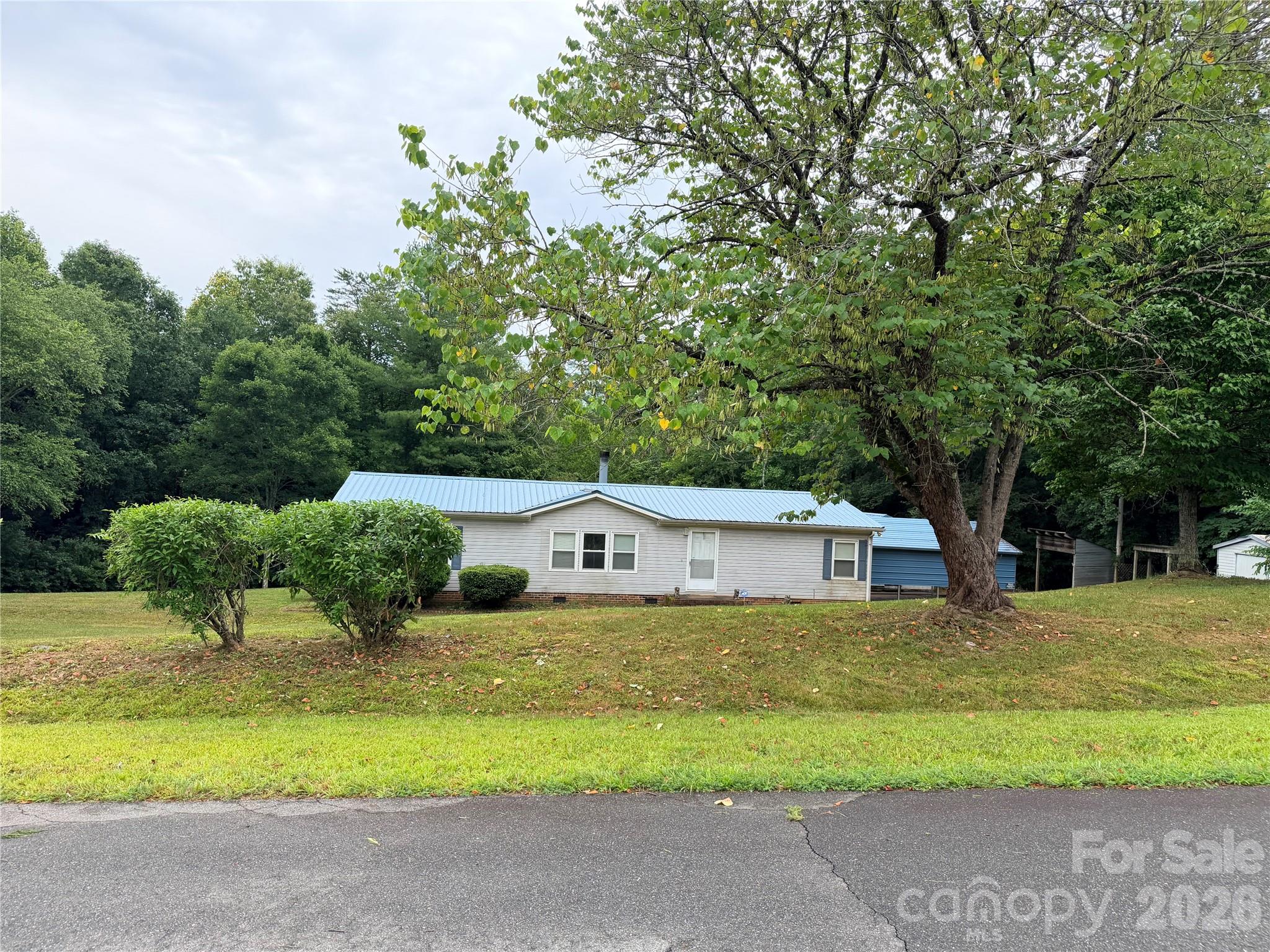 3rd image of 4851 Mounira Ave, Hickory, NC 28602 | MLS# 4403343