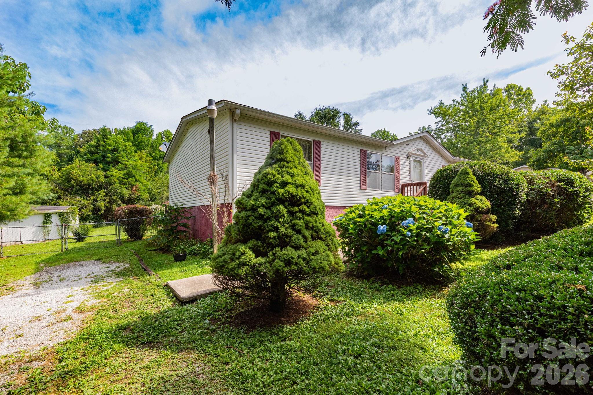 Homes for sale in Flat Rock, NC | 44 Double D Dr, Flat Rock, NC 28731 | MLS# 4403427