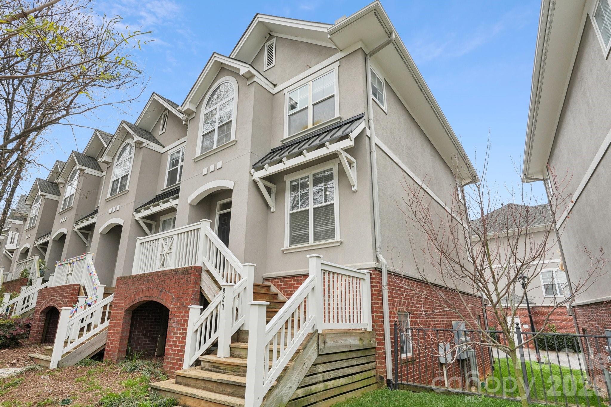 2nd image of 827 4th St W, Charlotte, NC 28202 | MLS# 4403569