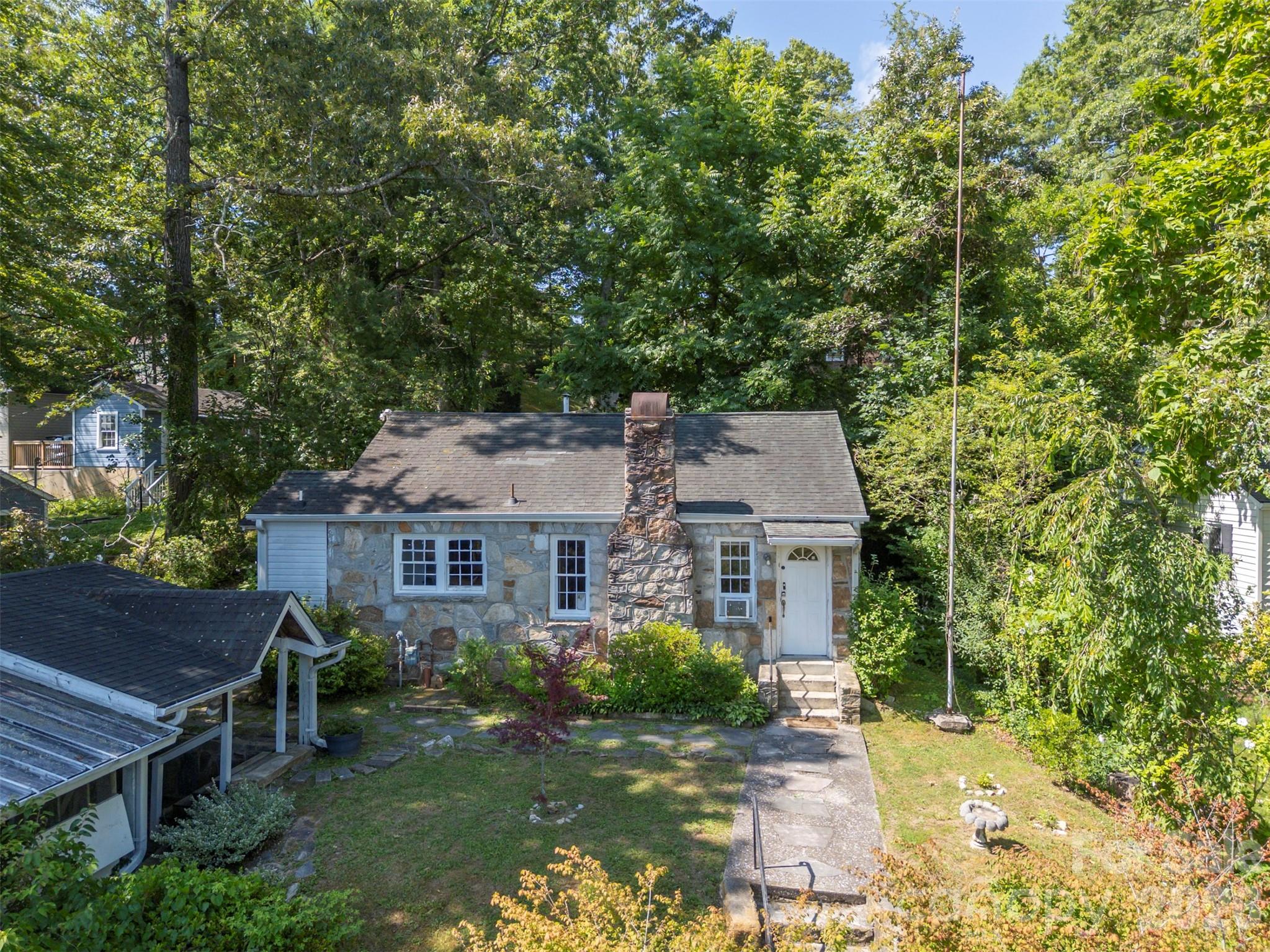 4th image of 720 Sylvan Blvd, Hendersonville, NC 28791 | MLS# 4403637