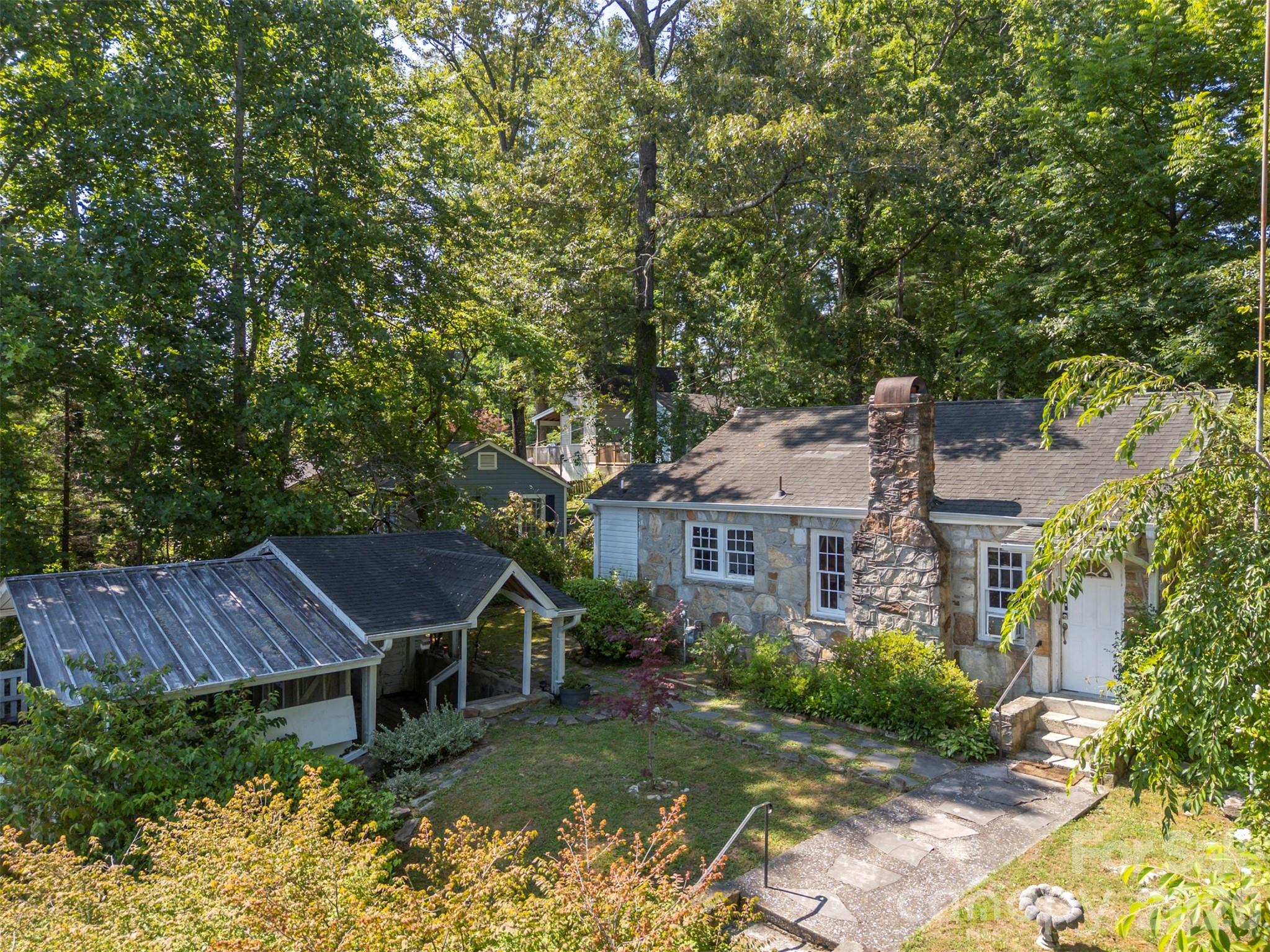 3rd image of 720 Sylvan Blvd, Hendersonville, NC 28791 | MLS# 4403637