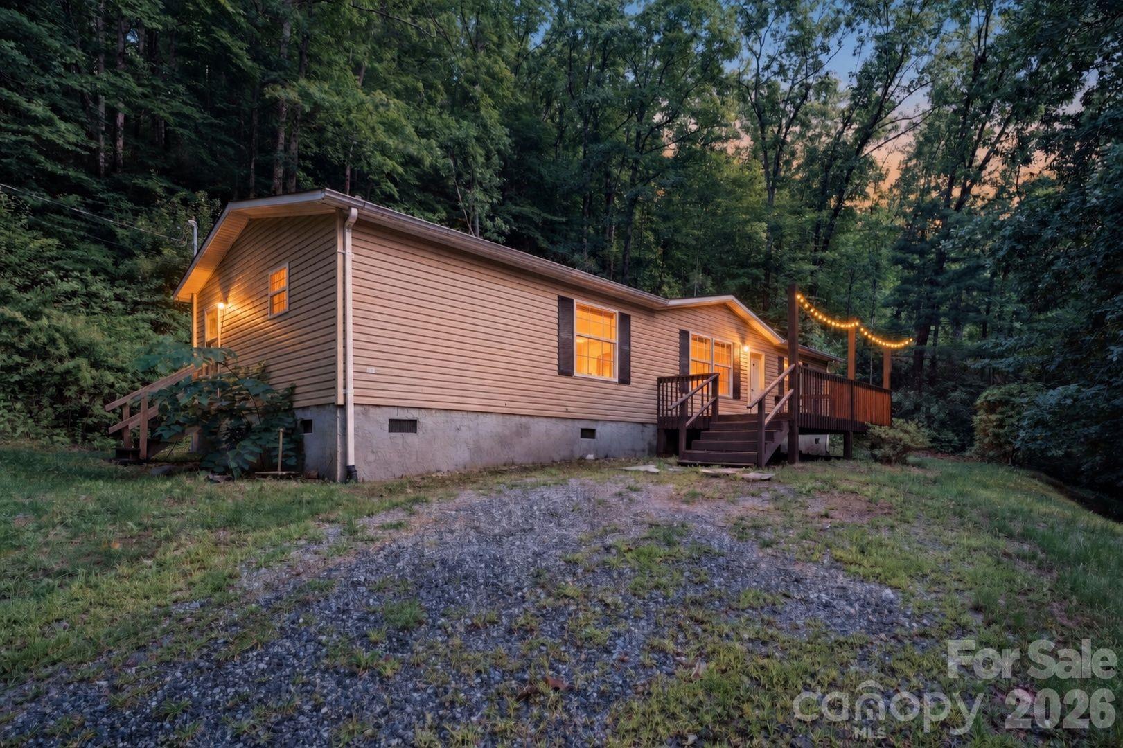 Homes for sale in Spruce Pine, NC | 55 Twin Oaks Ln, Spruce Pine, NC 28777 | MLS# 4404051