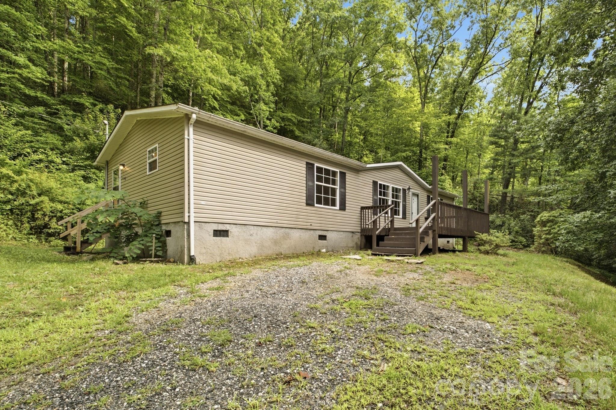 Homes for sale in Spruce Pine, NC | 55 Twin Oaks Ln, Spruce Pine, NC 28777 | MLS# 4404051