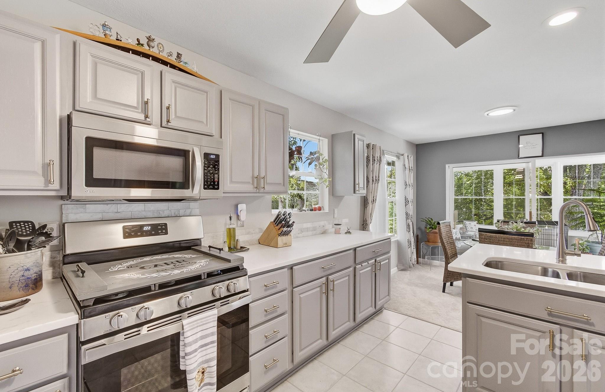 3rd image of 28 Secretariat Dr, Hendersonville, NC 28792 | MLS# 4404069