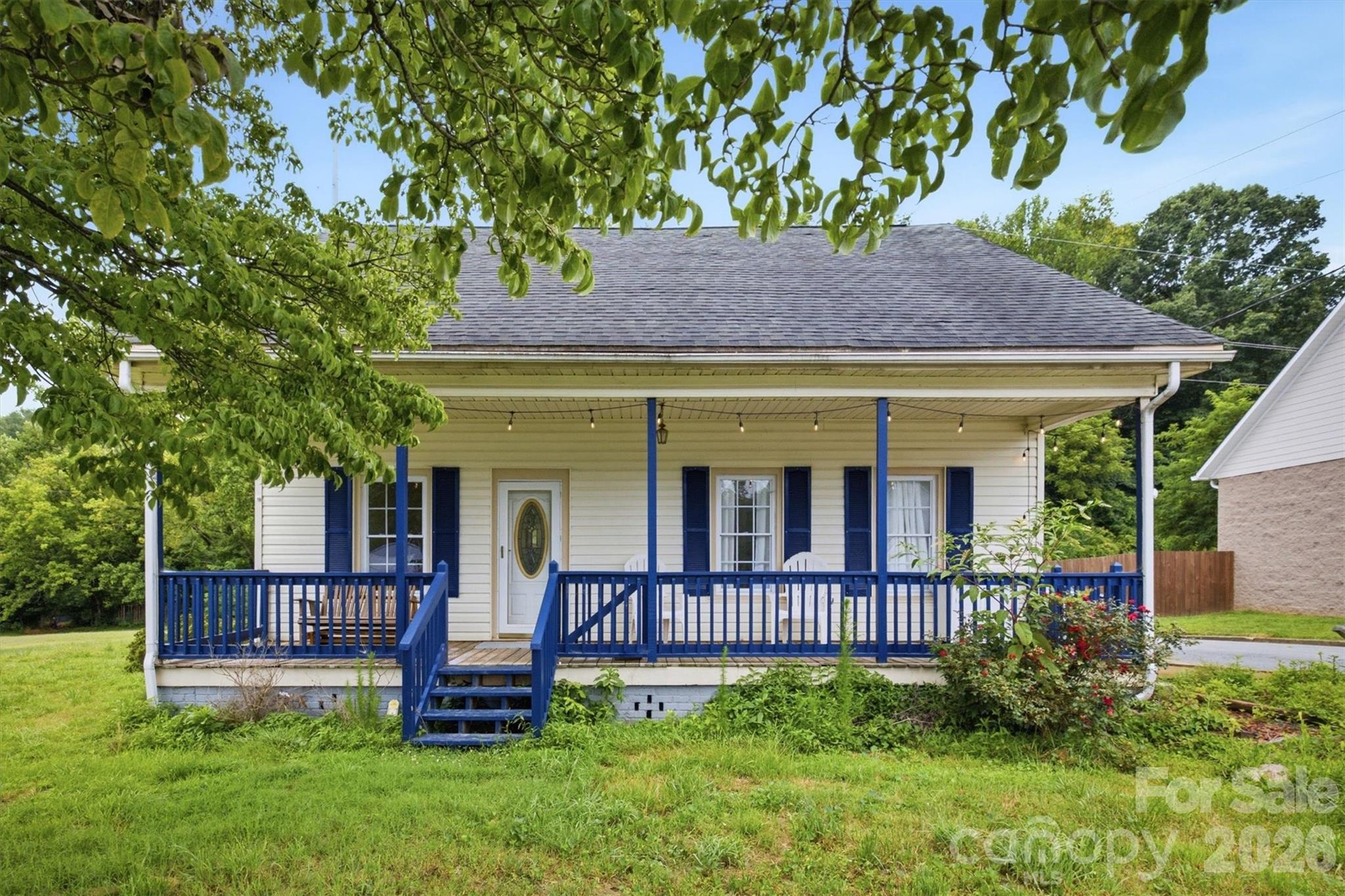 1st image of 302 Catawba Ave, Hickory, NC 28601 | MLS# 4404145