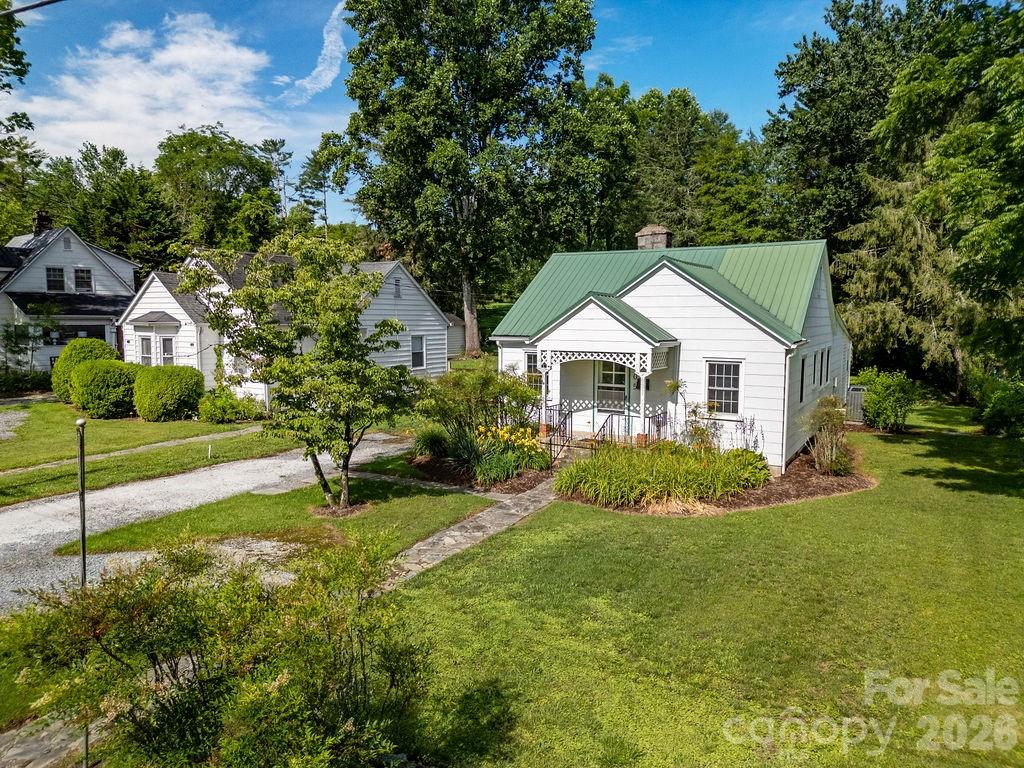 Homes for sale in Brevard, NC | 105 Parkview Dr, Brevard, NC 28712 | MLS# 4404177