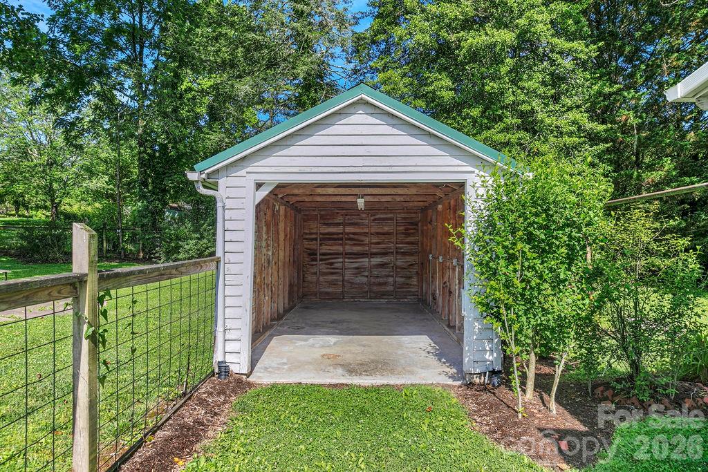 Homes for sale in Brevard, NC | 105 Parkview Dr, Brevard, NC 28712 | MLS# 4404177