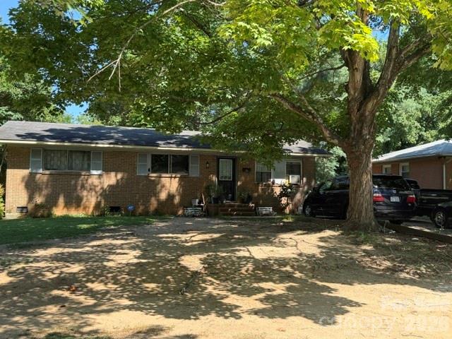 image of 1131 Echo Glen Rd, Charlotte, NC 28213 | MLS# 4404193