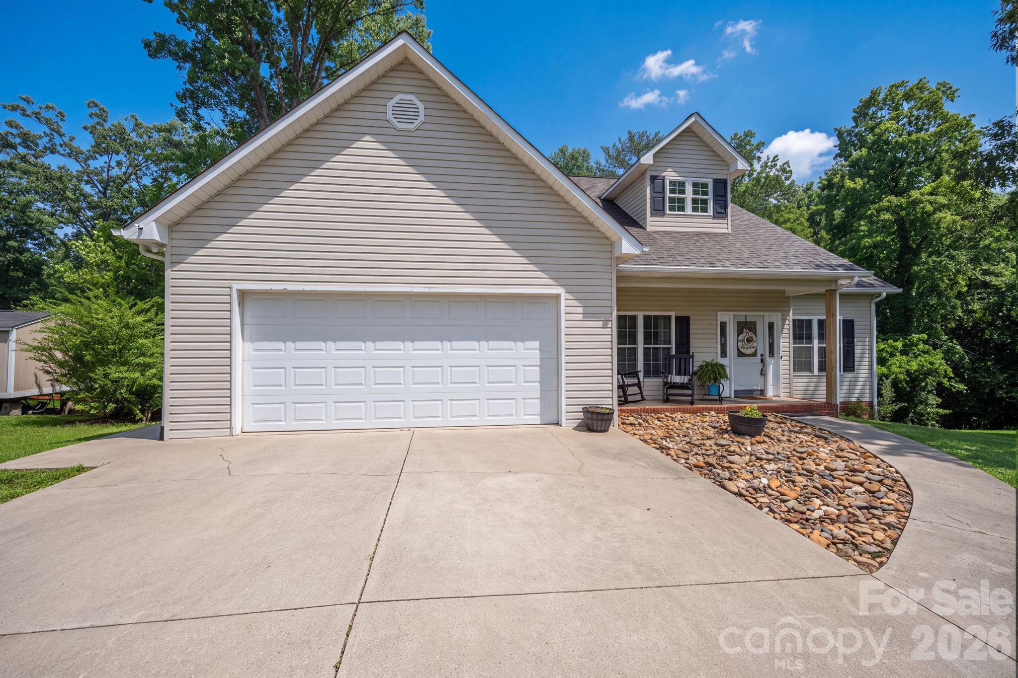 3rd image of 142 Azalea Dr, Connelly Springs, NC 28612 | MLS# 4404282