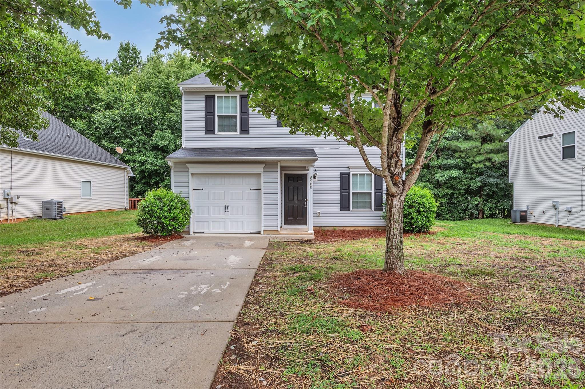2nd image of 8500 Four Sisters Ln, Charlotte, NC 28215 | MLS# 4404292