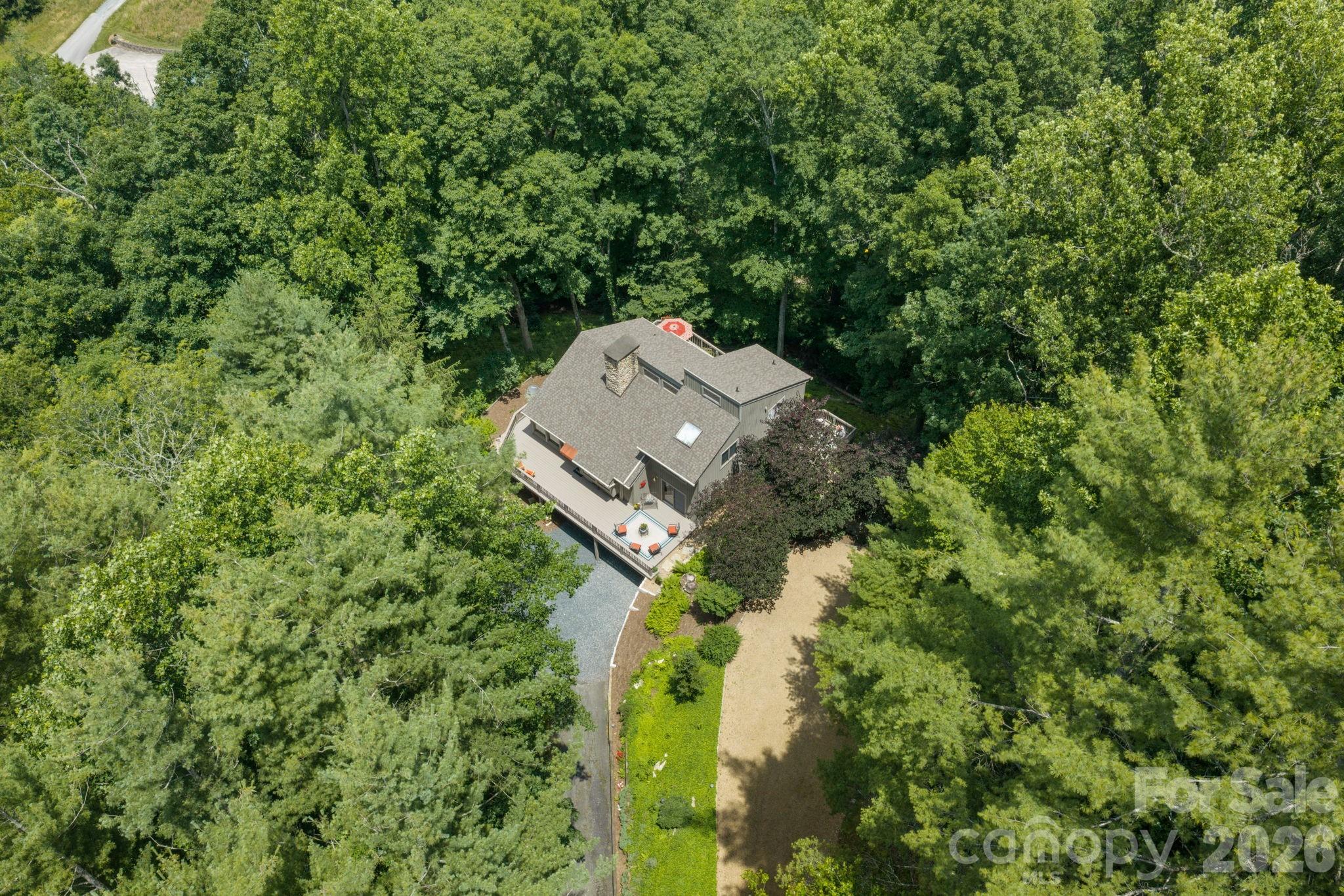 Homes for sale in Banner Elk, NC | 221 White Oak Trl, Banner Elk, NC 28604 | MLS# 4404410