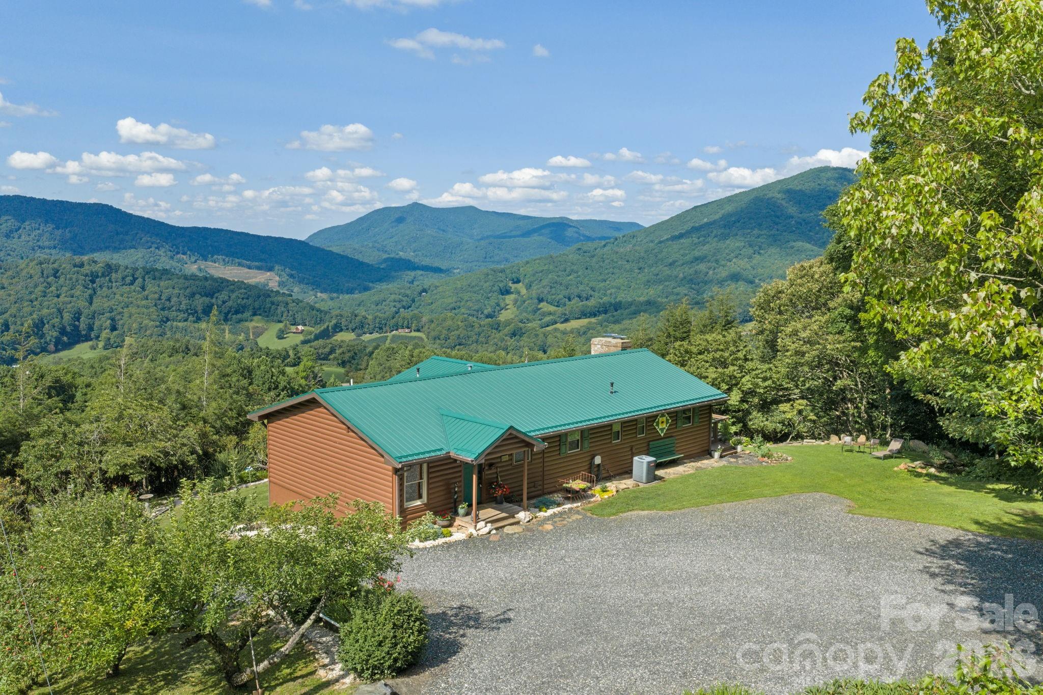 Homes for sale in West Jefferson, NC | 1013 Perry Rd, West Jefferson, NC 28694 | MLS# 4404579