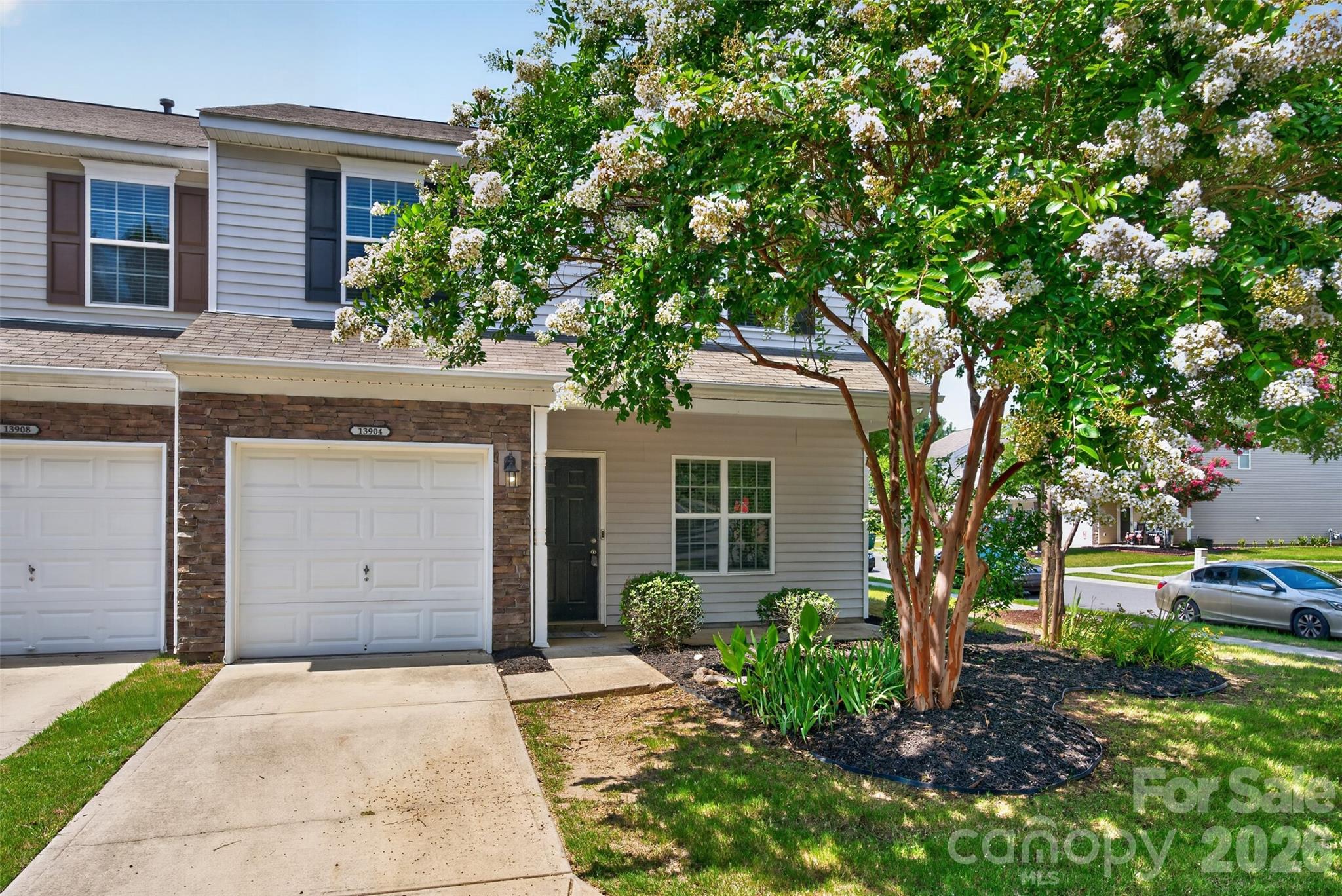 2nd image of 13904 Singleleaf Ln, Charlotte, NC 28278 | MLS# 4404805
