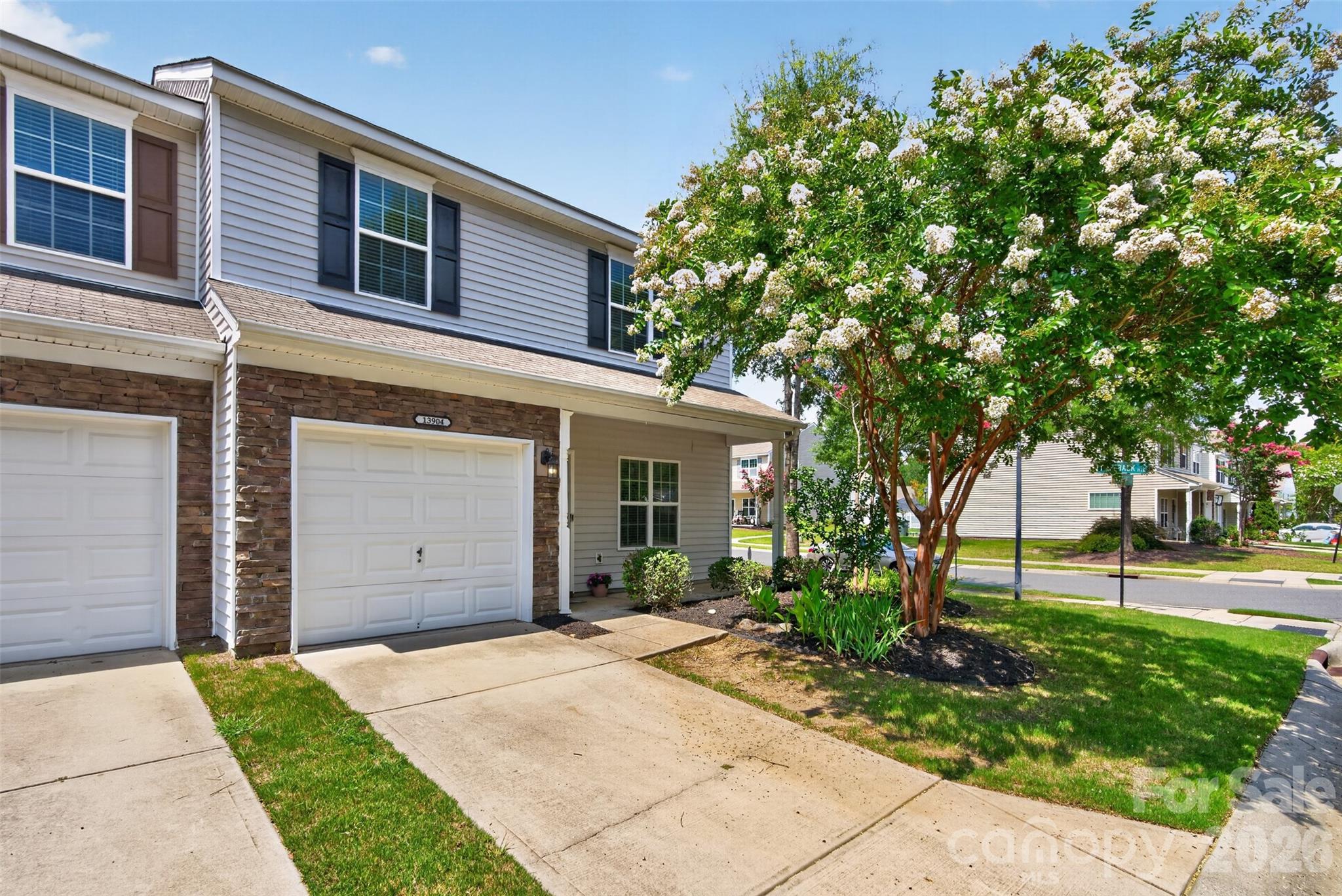 1st image of 13904 Singleleaf Ln, Charlotte, NC 28278 | MLS# 4404805