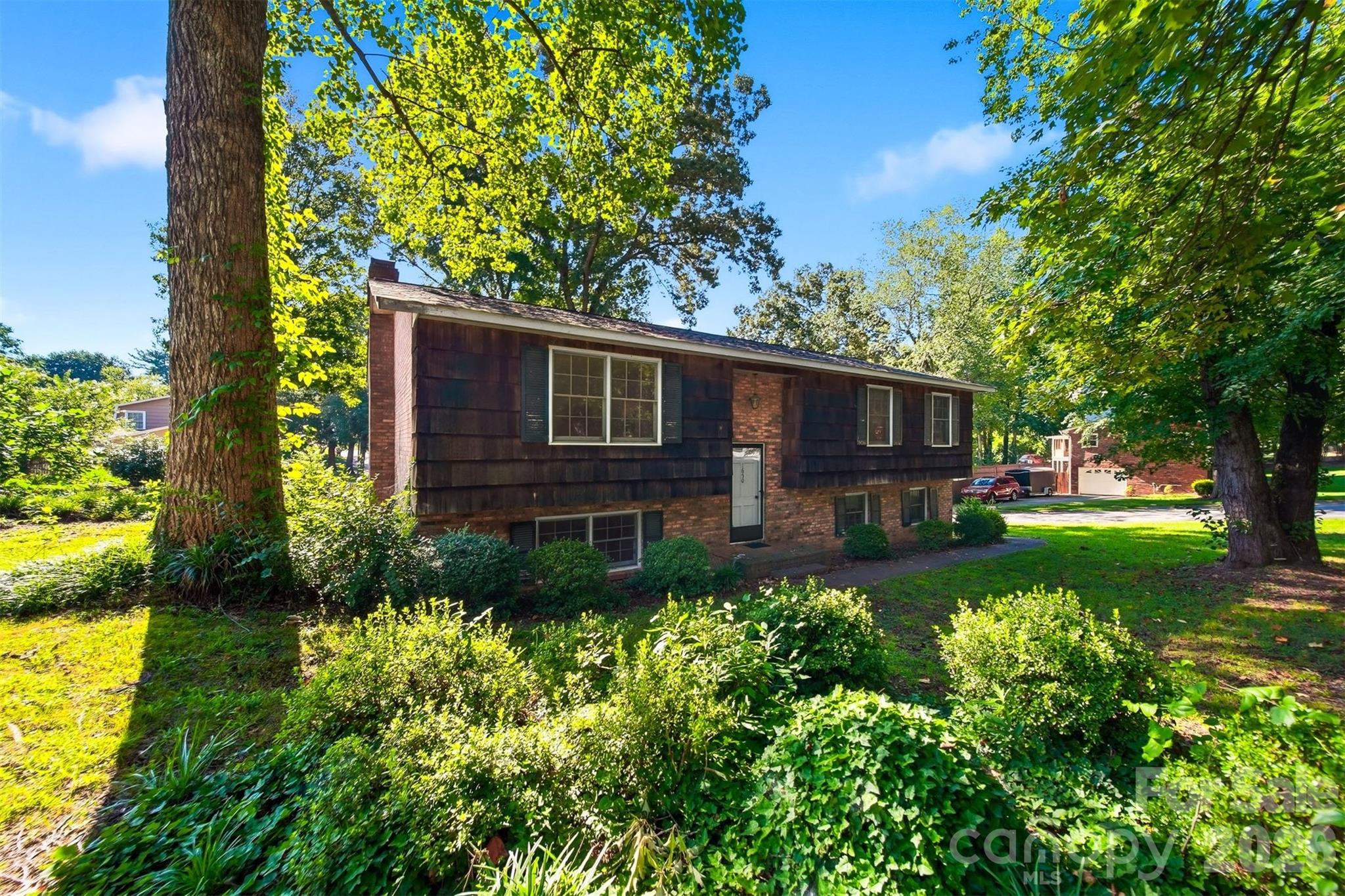 2nd image of 1650 12th Street Dr Nw, Hickory, NC 28601 | MLS# 4404809