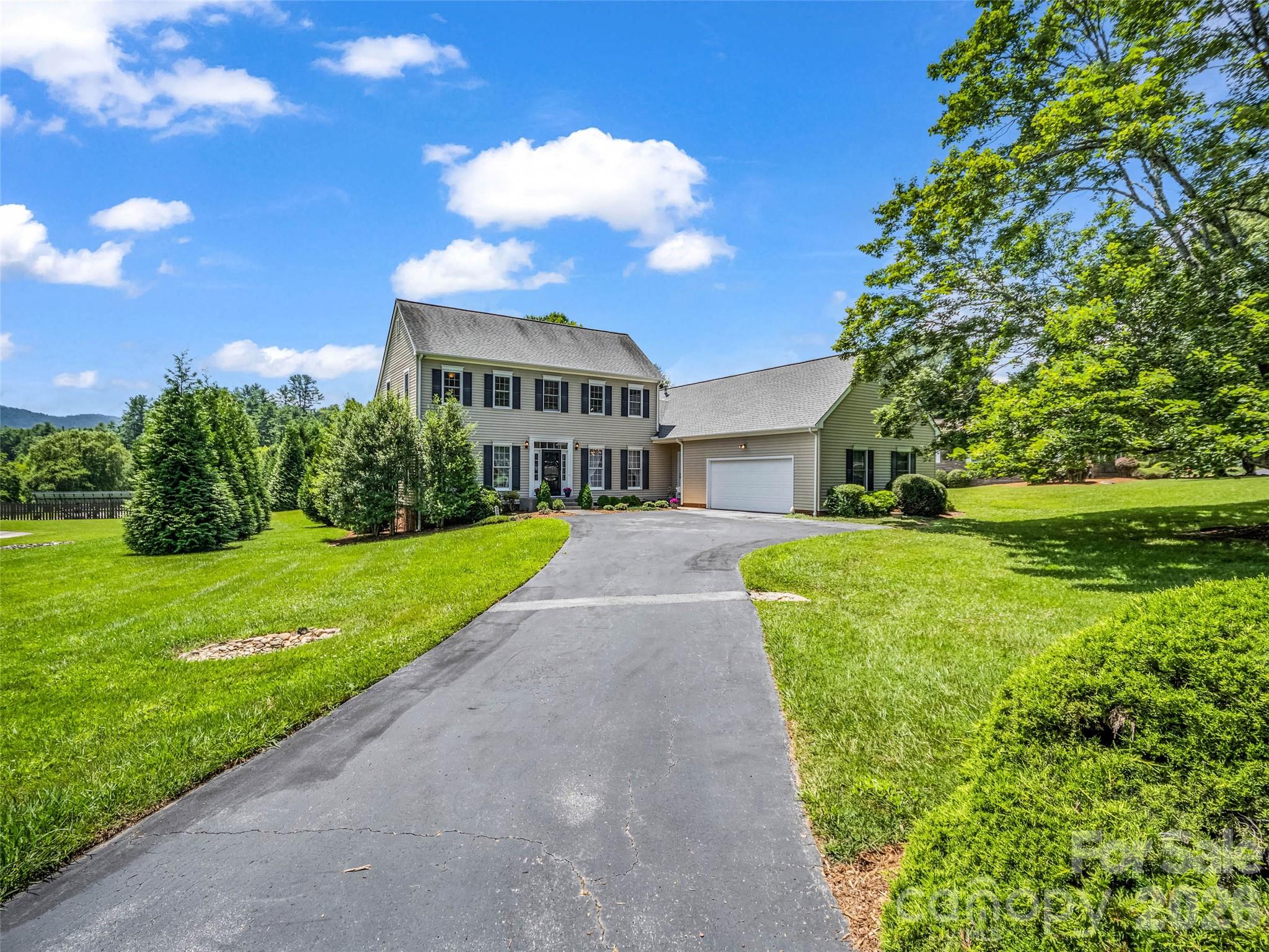 3rd image of 207 Sugar Hollow Rd, Hendersonville, NC 28739 | MLS# 4404810
