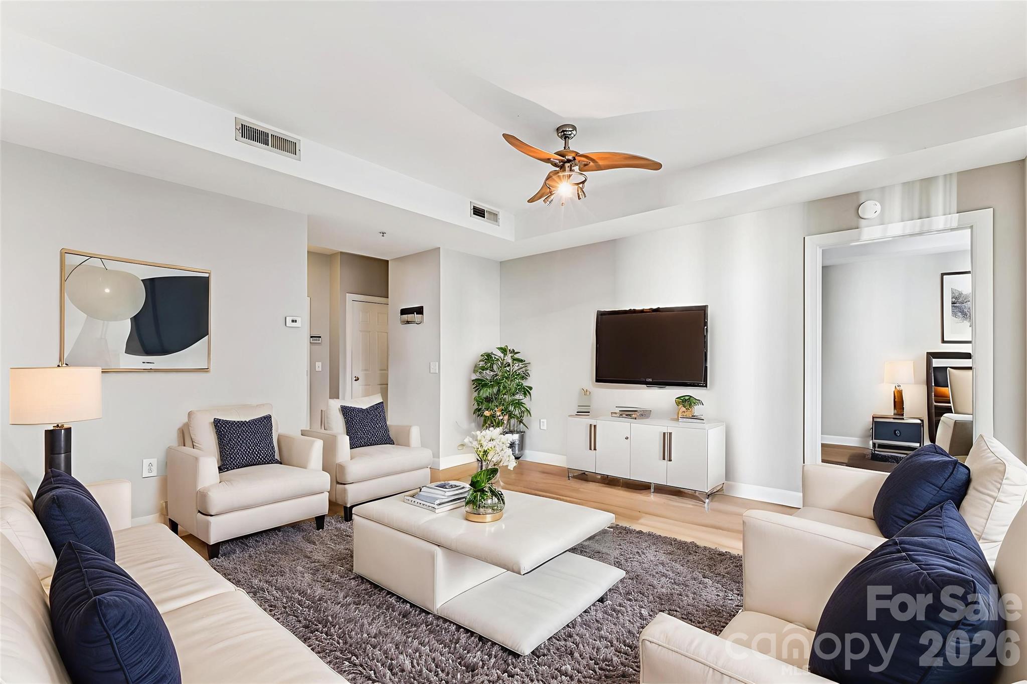 2nd image of 718 W Trade St #302, Charlotte, NC 28202 | MLS# 4405039