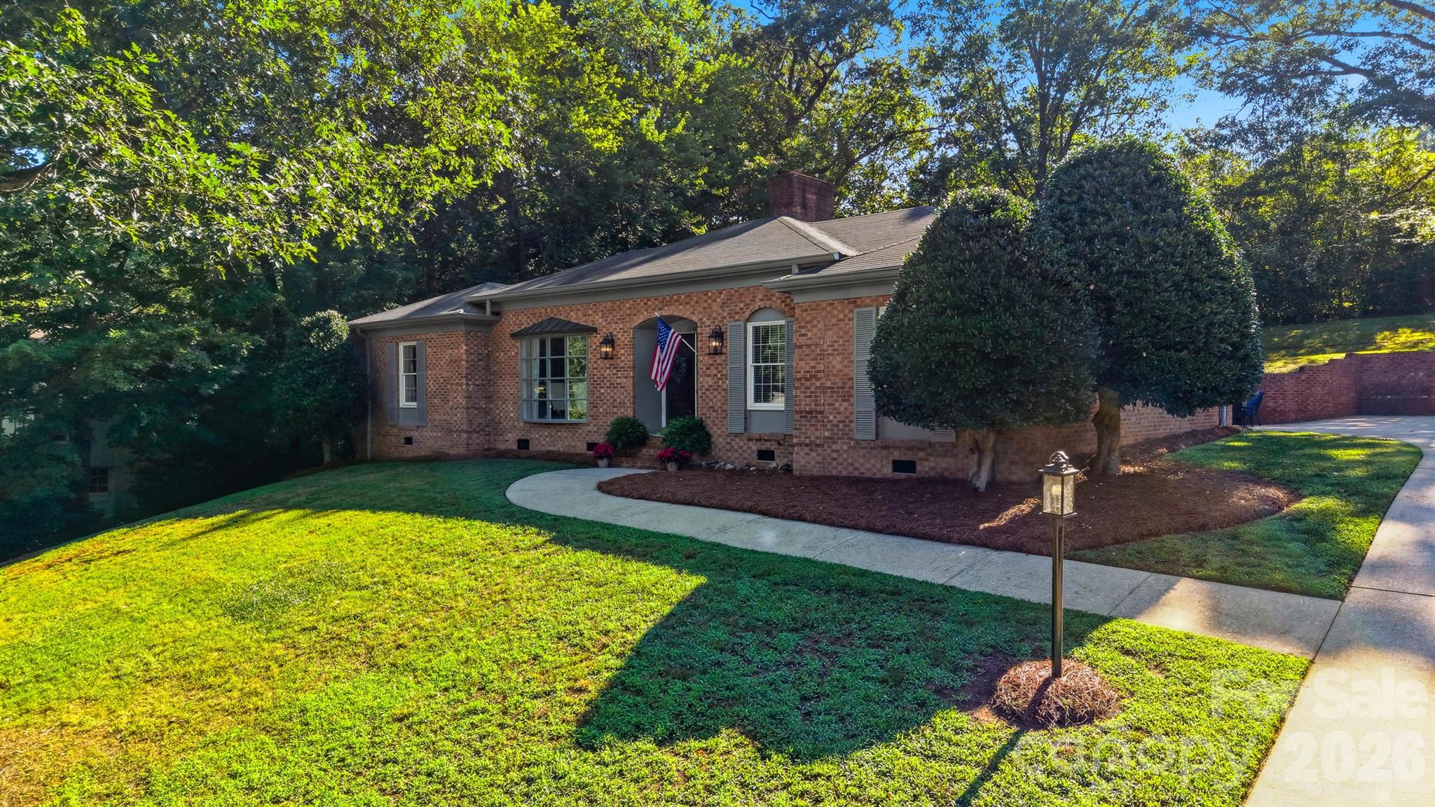2nd image of 1240 10th Street Ln Nw, Hickory, NC 28601 | MLS# 4405096