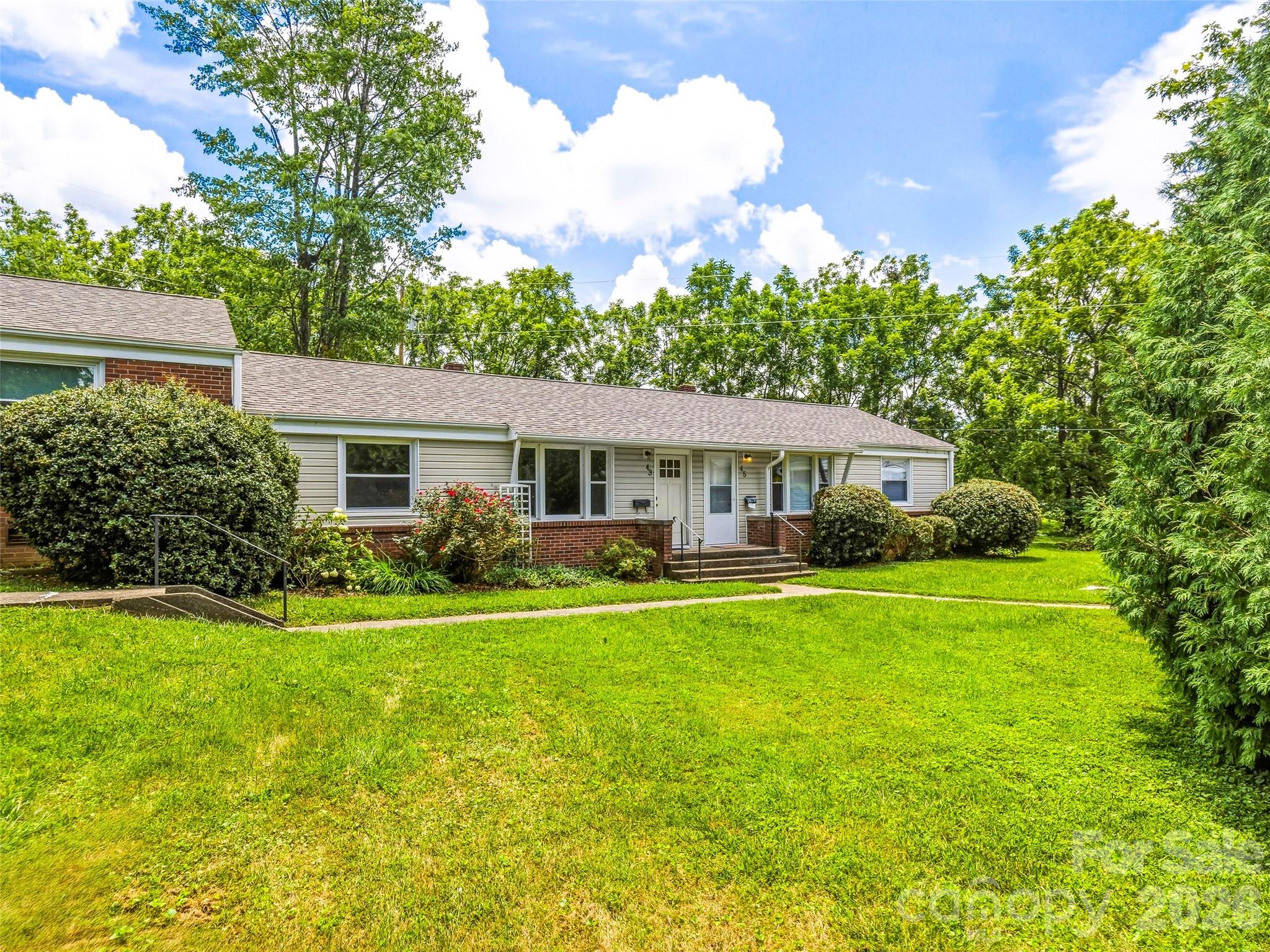 Homes for sale in Brevard, NC | 43 Trowbridge Ln, Brevard, NC 28712 | MLS# 4405175